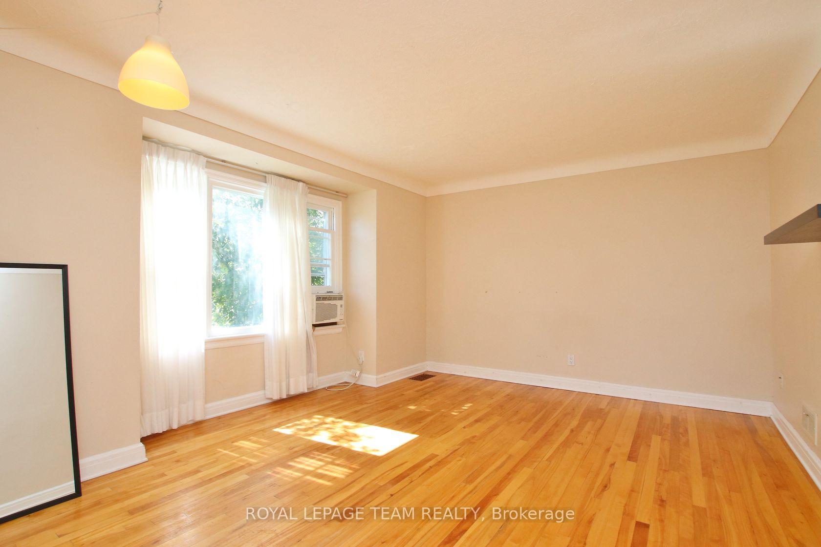 Photo 23 of 115 Rita Avenue, Ottawa, Meadowlands/St. Claire Gardens — HOMEH