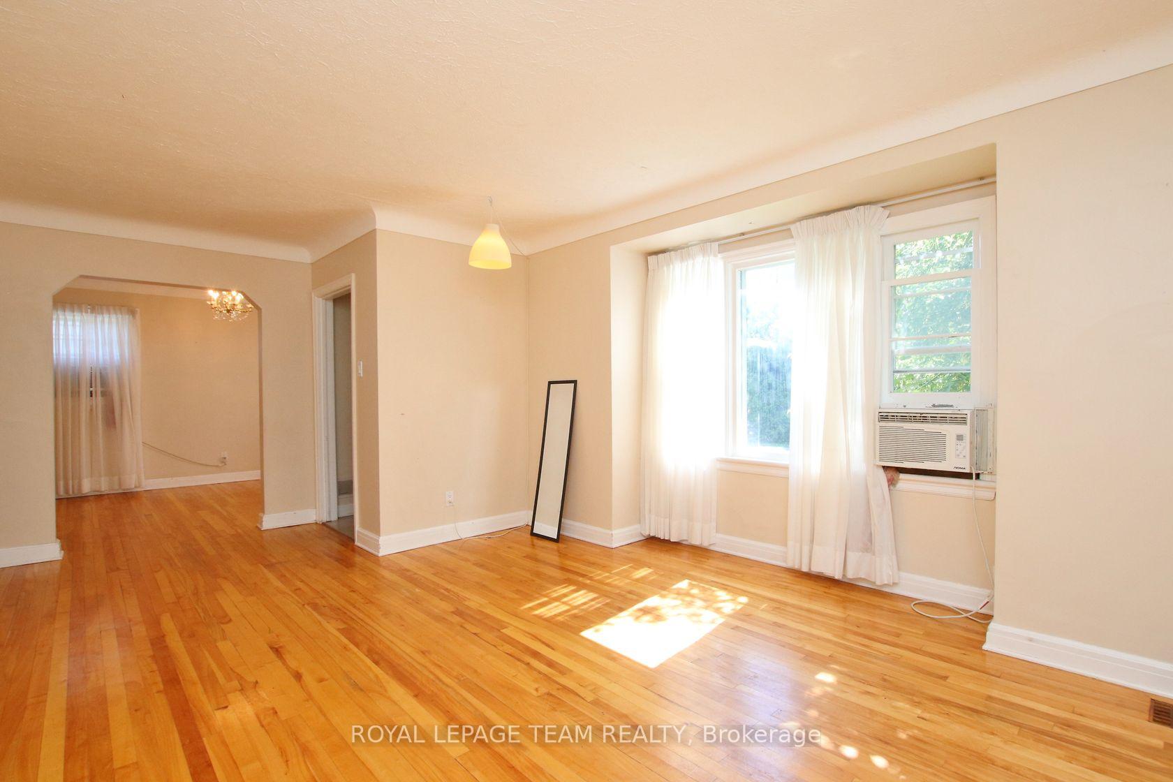 Photo 26 of 115 Rita Avenue, Ottawa, Meadowlands/St. Claire Gardens — HOMEH
