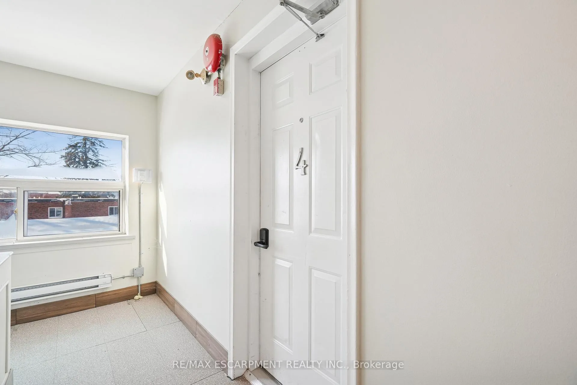 Photo 5 of Unit #4, 1 Elgin Street N, Halton Hills, Acton — HOMEH