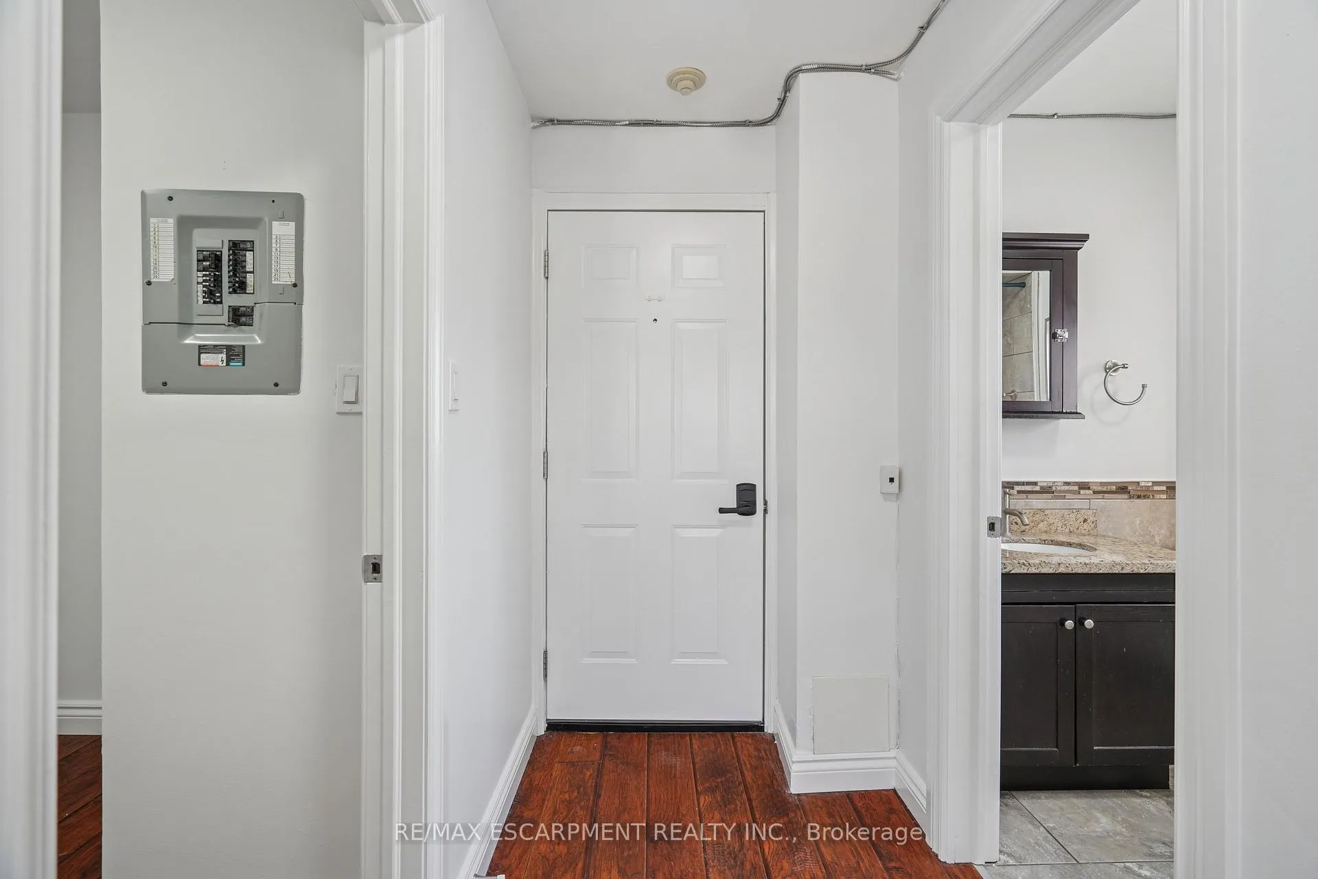 Photo 7 of Unit #4, 1 Elgin Street N, Halton Hills, Acton — HOMEH
