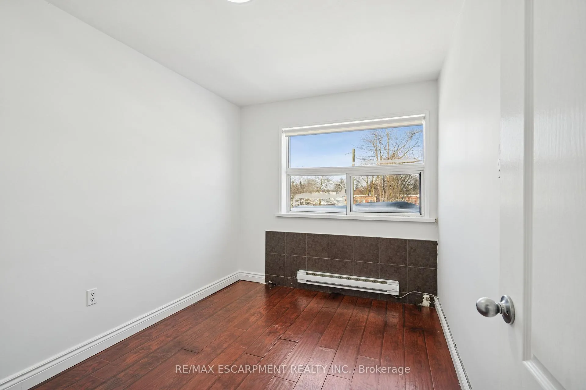 Photo 11 of Unit #4, 1 Elgin Street N, Halton Hills, Acton — HOMEH