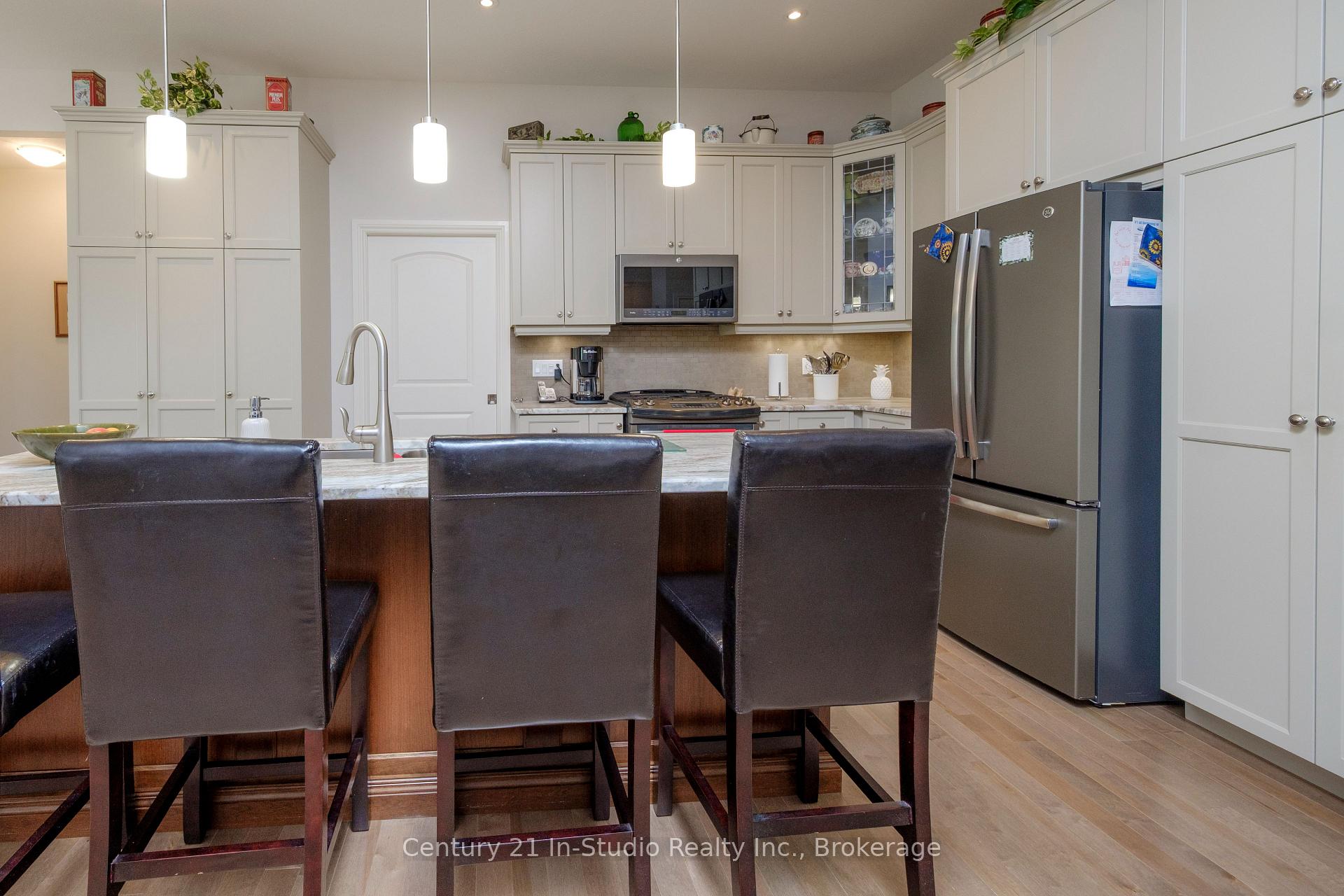Photo 9 of 417 McCullough Crescent, Kincardine — HOMEH