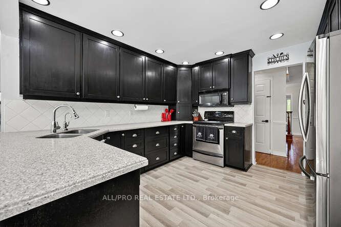 Photo 13 of 1144 Rideau Bend Crescent, Ottawa, Manotick East to Manotick Station — HOMEH