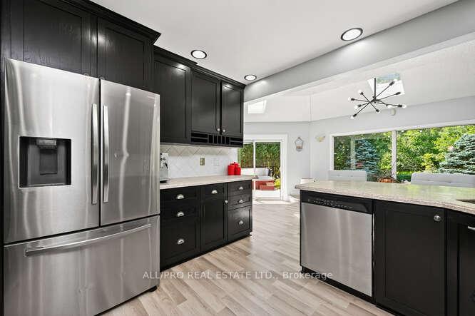 Photo 15 of 1144 Rideau Bend Crescent, Ottawa, Manotick East to Manotick Station — HOMEH