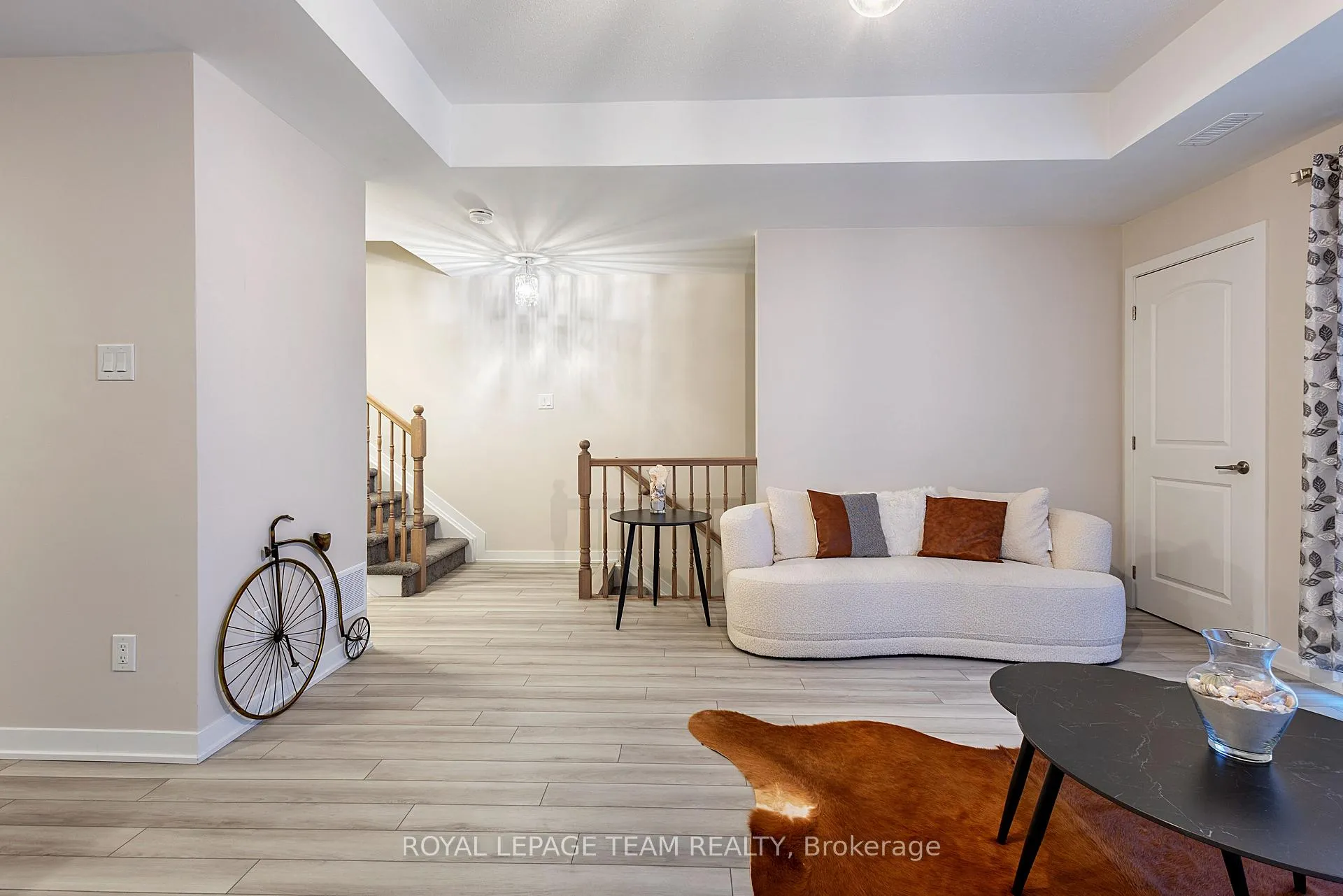 Photo 10 of 804 Parnian Private, Ottawa, Barrhaven - Half Moon Bay — HOMEH