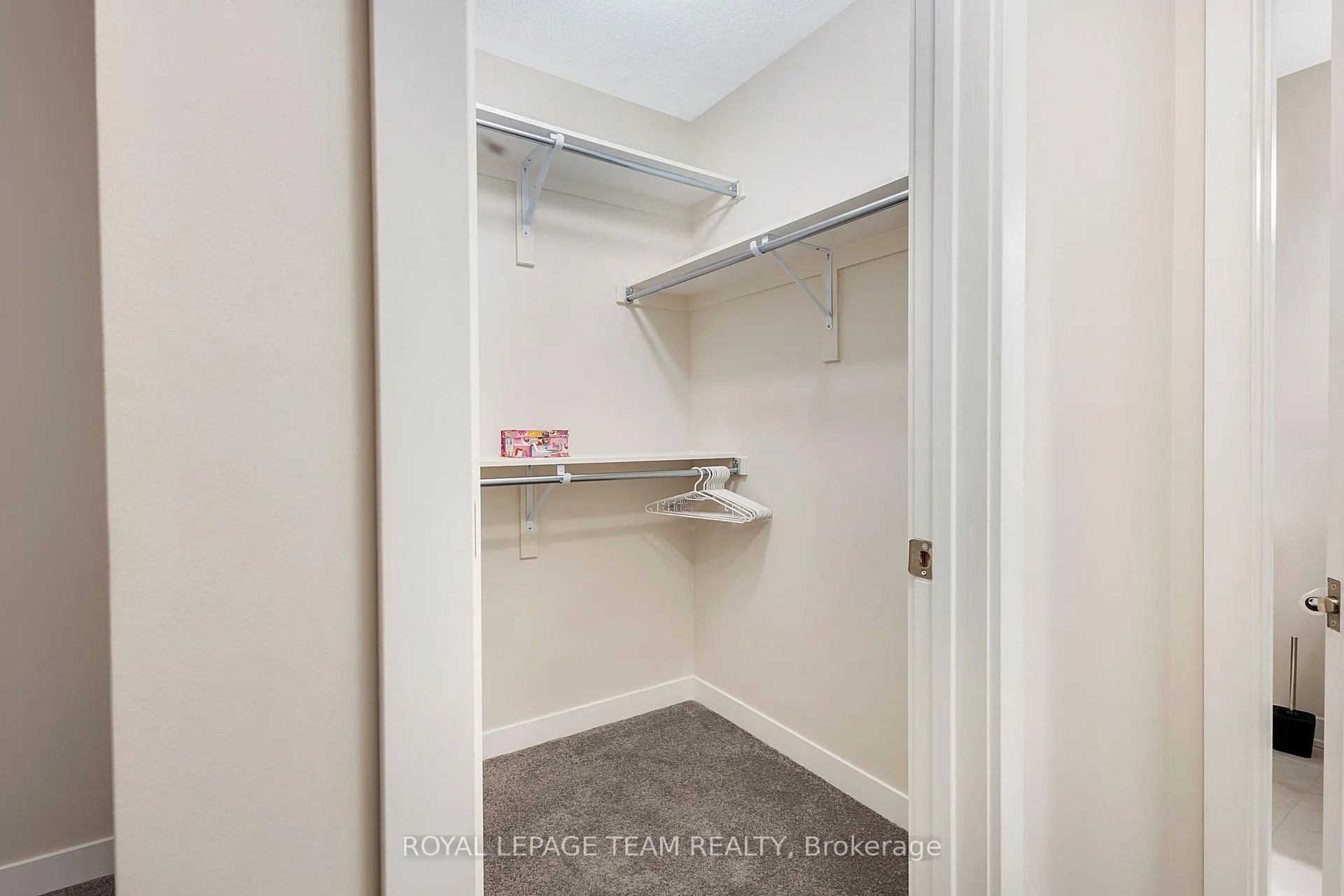 Photo 13 of 804 Parnian Private, Ottawa, Barrhaven - Half Moon Bay — HOMEH