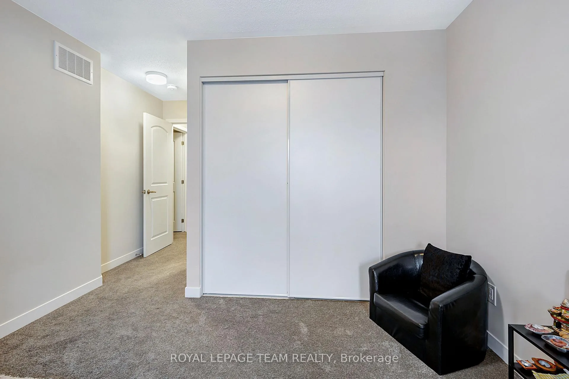 Photo 17 of 804 Parnian Private, Ottawa, Barrhaven - Half Moon Bay — HOMEH