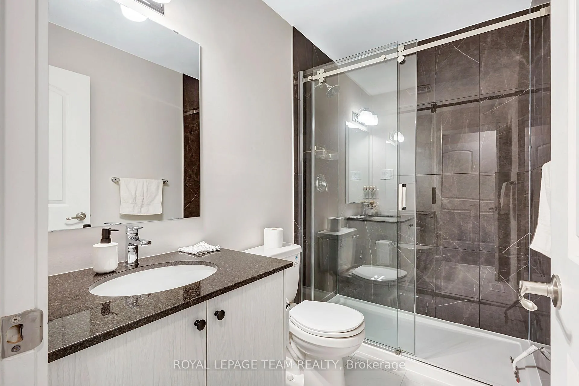 Photo 18 of 804 Parnian Private, Ottawa, Barrhaven - Half Moon Bay — HOMEH