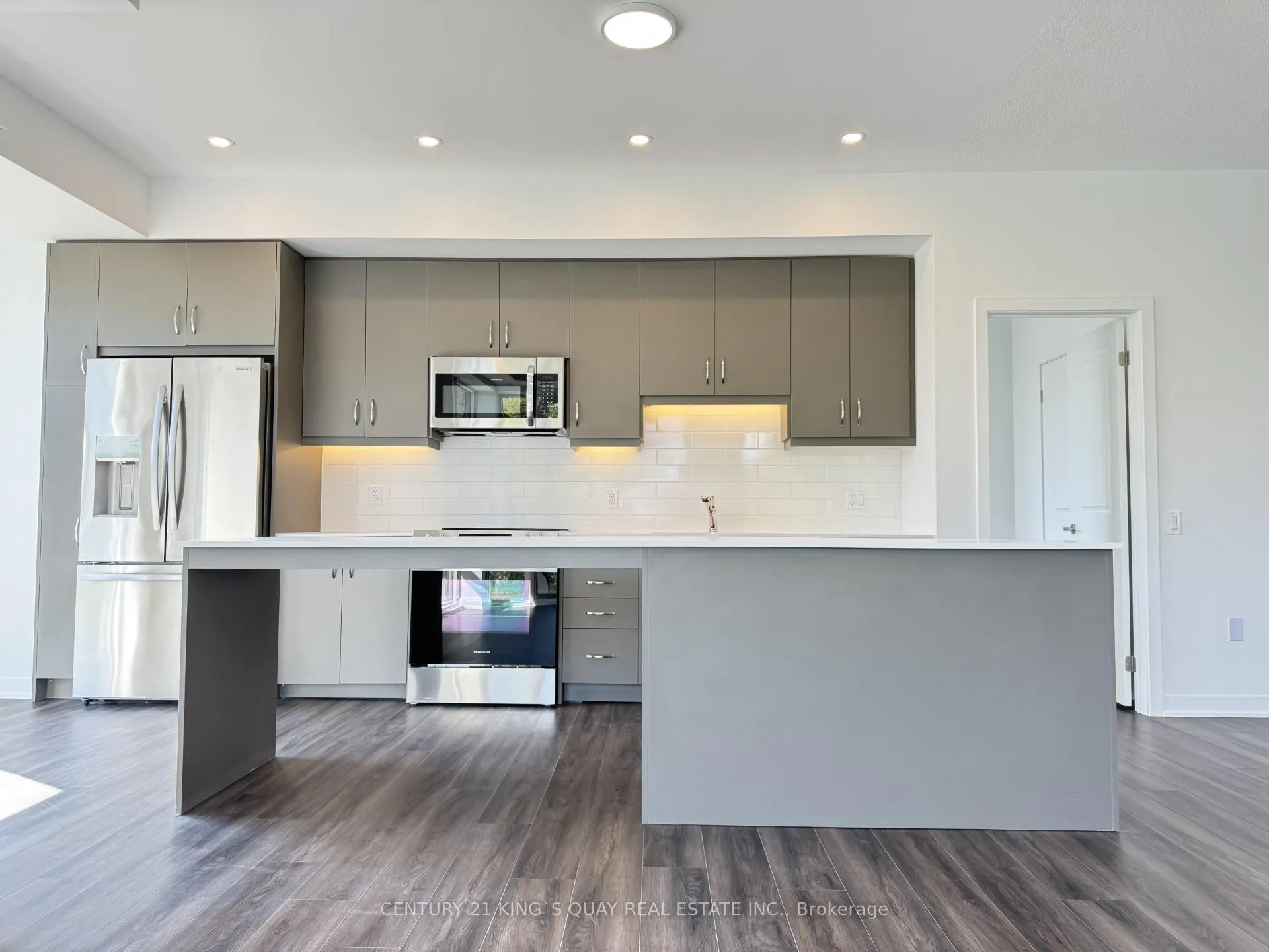 Photo 4 of Unit 307, 385 Arctic Red Drive, Oshawa, Windfields — HOMEH