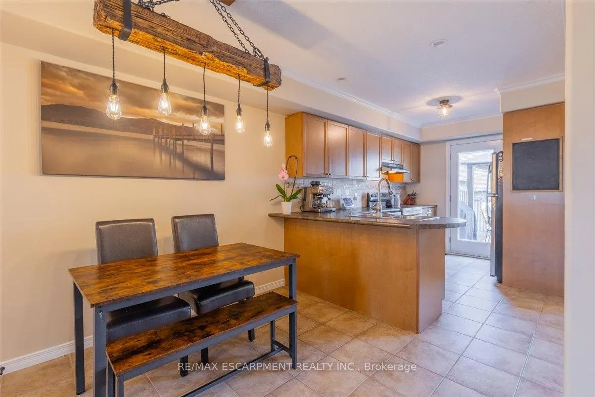Photo 5 of 4 Ruthven Crescent, New Tecumseth, Alliston — HOMEH