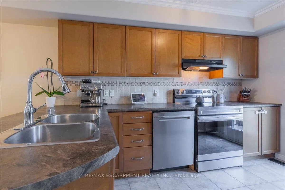 Photo 7 of 4 Ruthven Crescent, New Tecumseth, Alliston — HOMEH