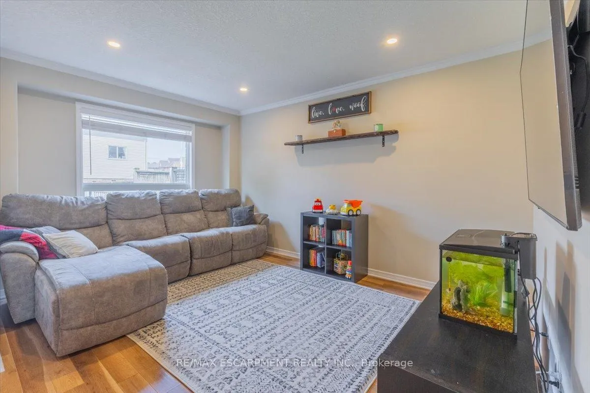 Photo 9 of 4 Ruthven Crescent, New Tecumseth, Alliston — HOMEH