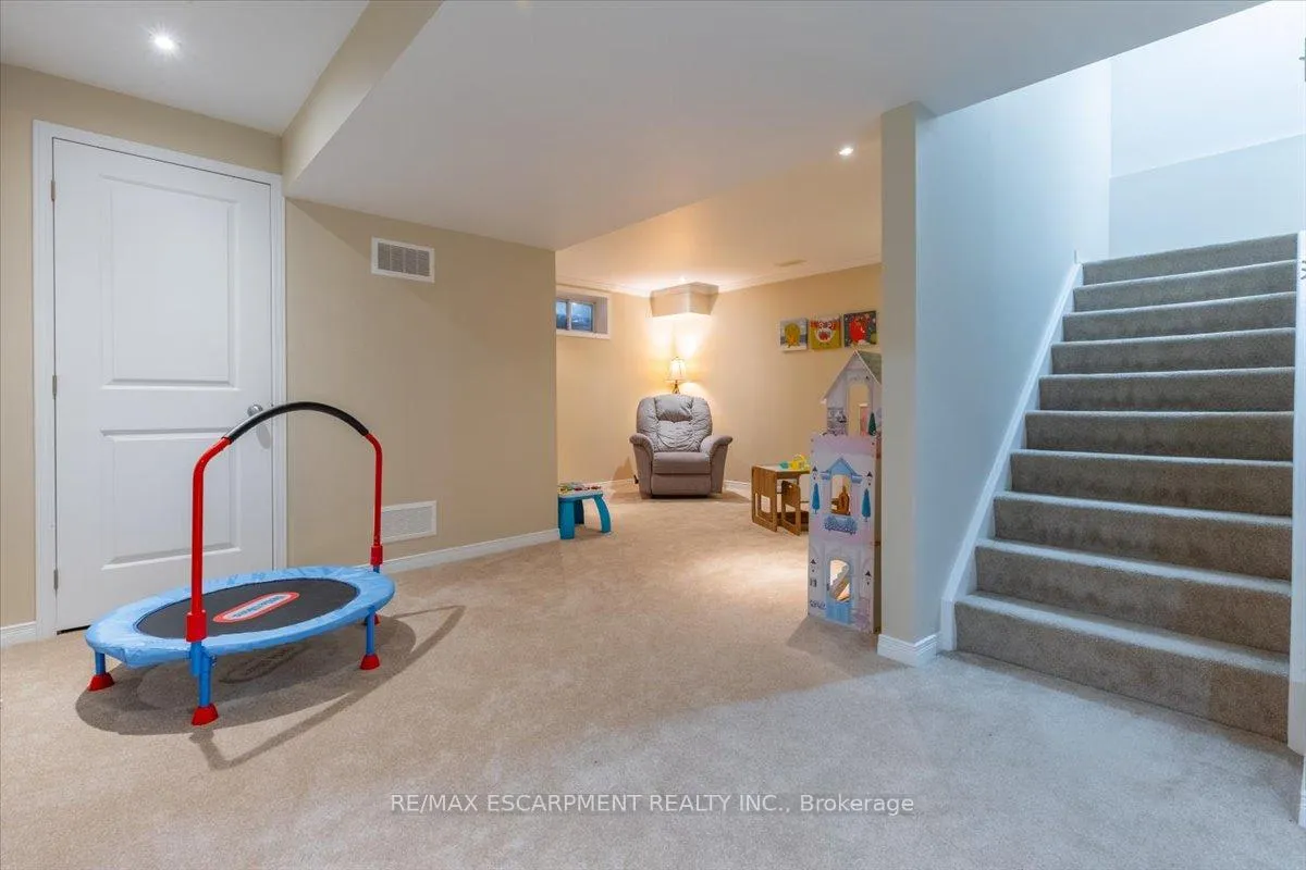 Photo 18 of 4 Ruthven Crescent, New Tecumseth, Alliston — HOMEH