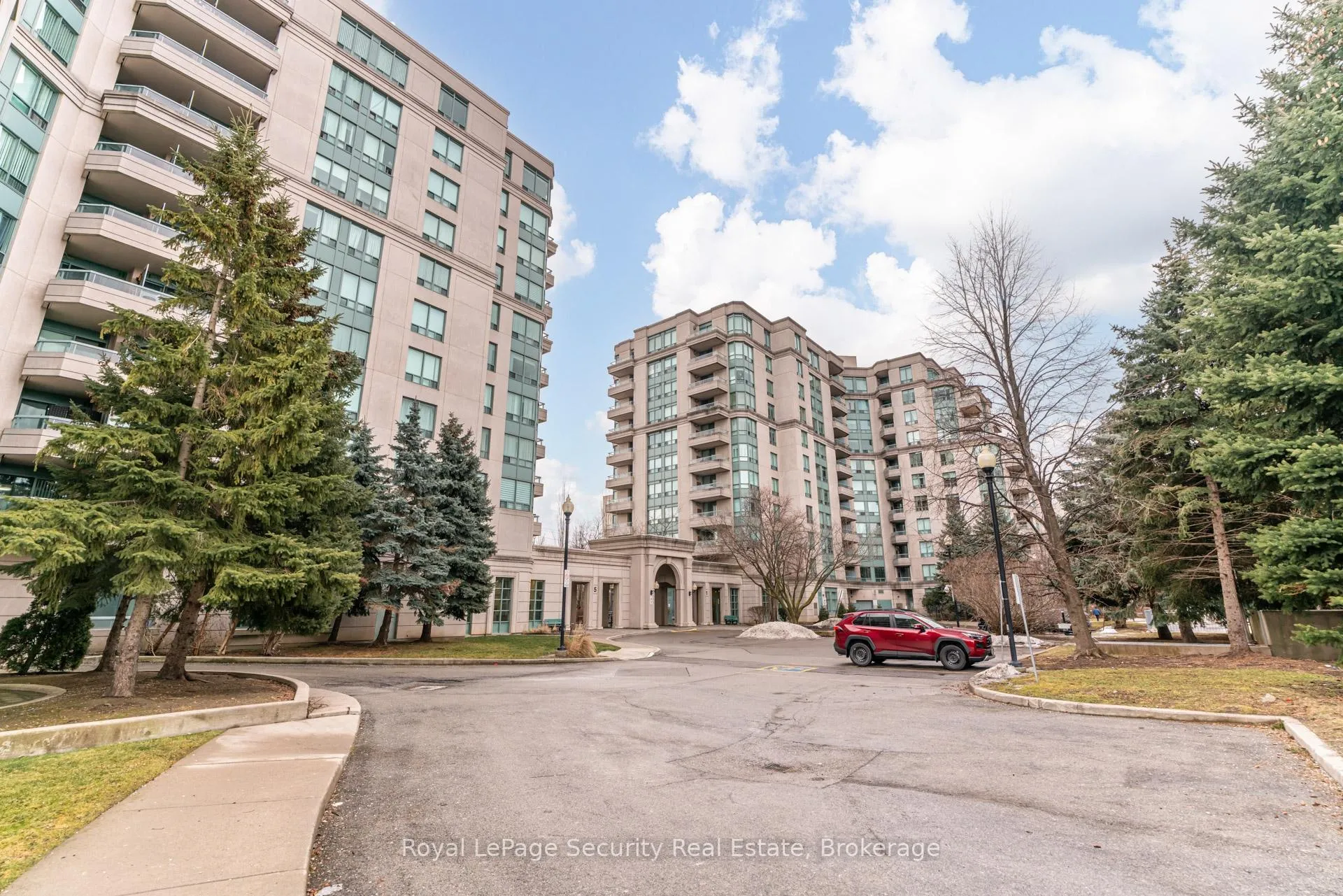 Photo 2 of Unit 512, 1 Emerald Lane, Vaughan, Crestwood-Springfarm-Yorkhill — HOMEH