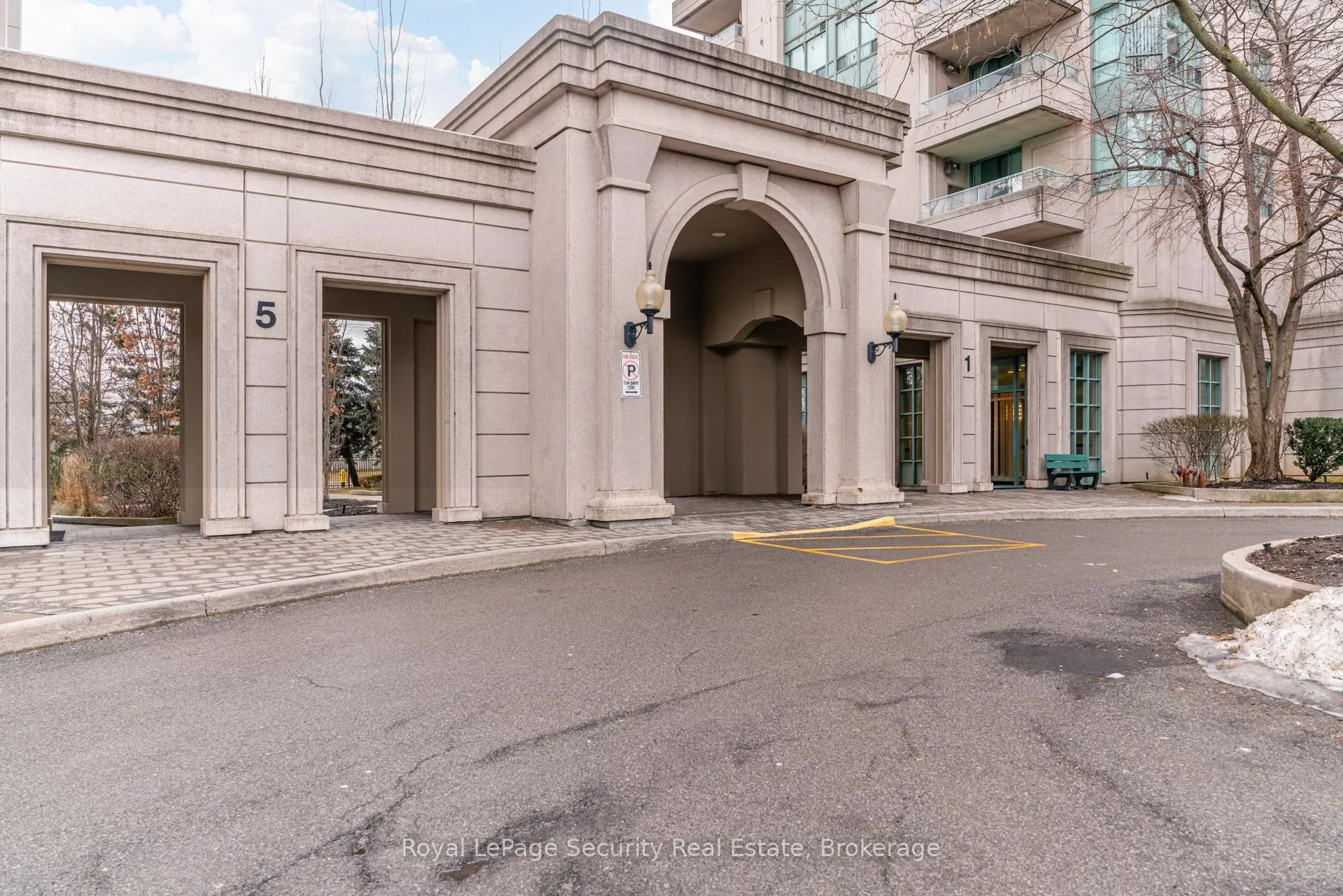 Photo 4 of Unit 512, 1 Emerald Lane, Vaughan, Crestwood-Springfarm-Yorkhill — HOMEH