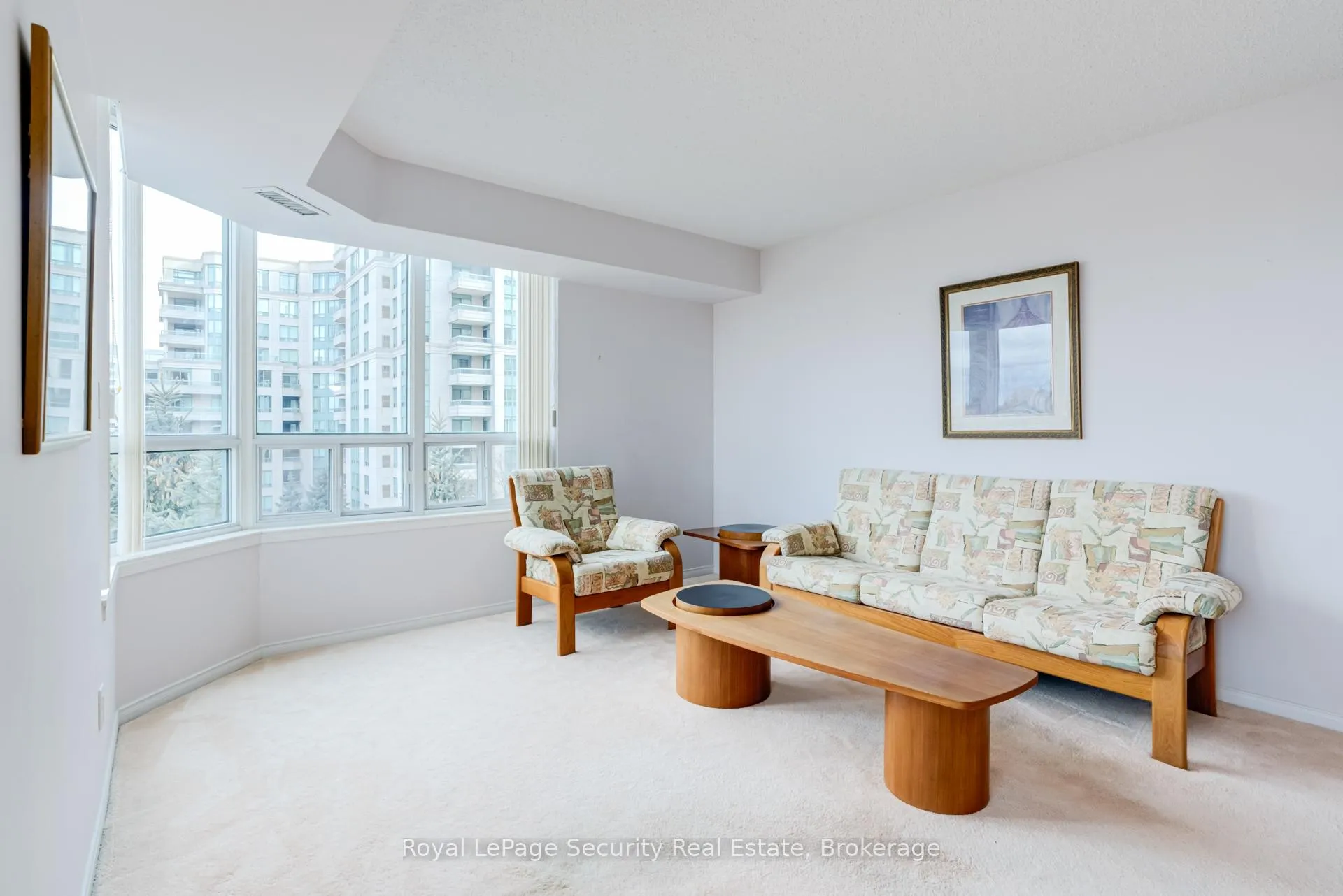Photo 8 of Unit 512, 1 Emerald Lane, Vaughan, Crestwood-Springfarm-Yorkhill — HOMEH