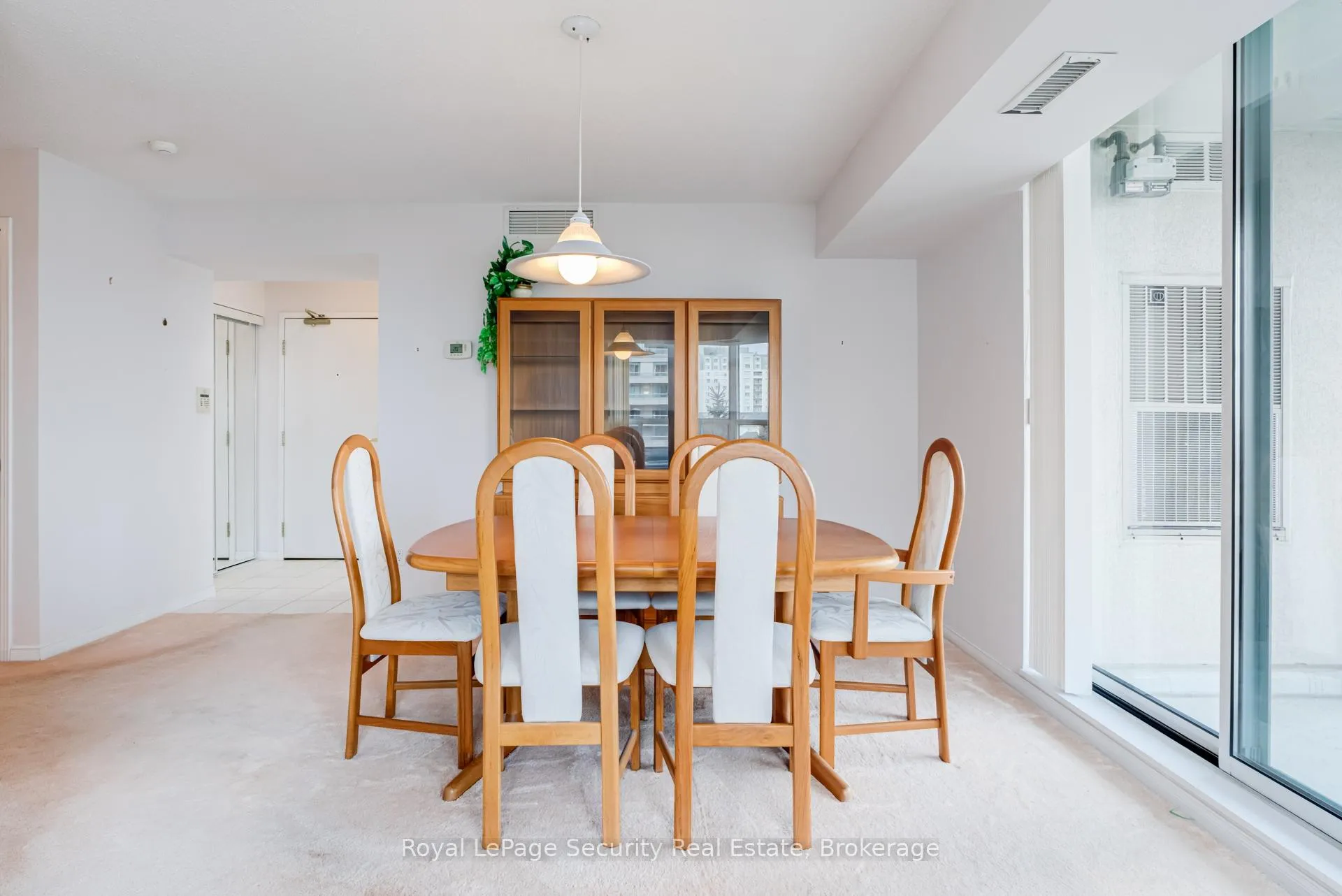 Photo 12 of Unit 512, 1 Emerald Lane, Vaughan, Crestwood-Springfarm-Yorkhill — HOMEH
