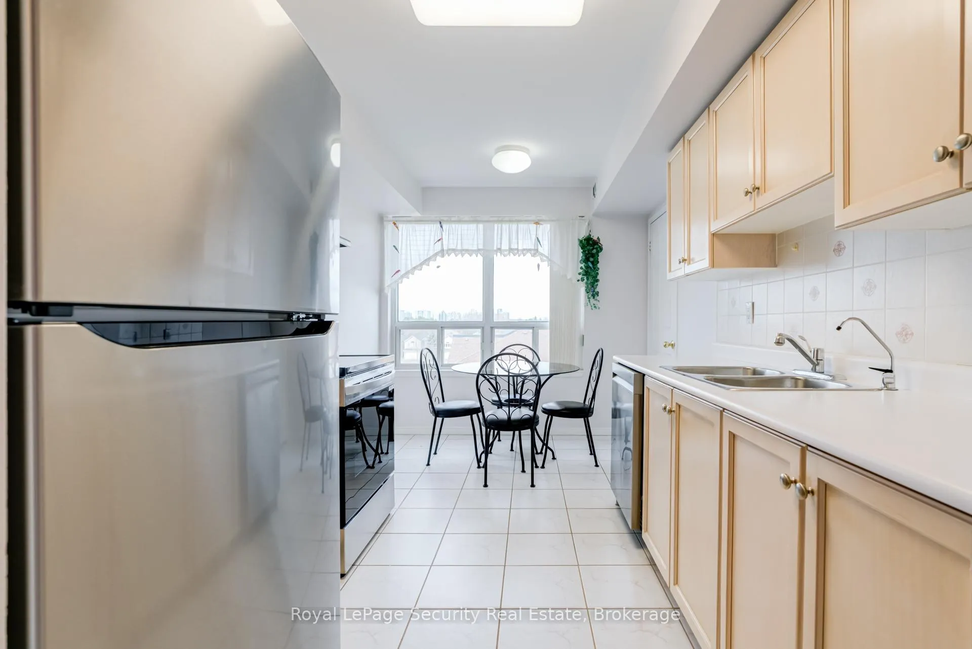Photo 14 of Unit 512, 1 Emerald Lane, Vaughan, Crestwood-Springfarm-Yorkhill — HOMEH