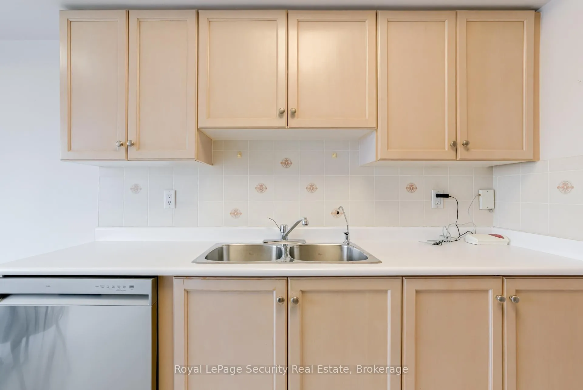 Photo 15 of Unit 512, 1 Emerald Lane, Vaughan, Crestwood-Springfarm-Yorkhill — HOMEH