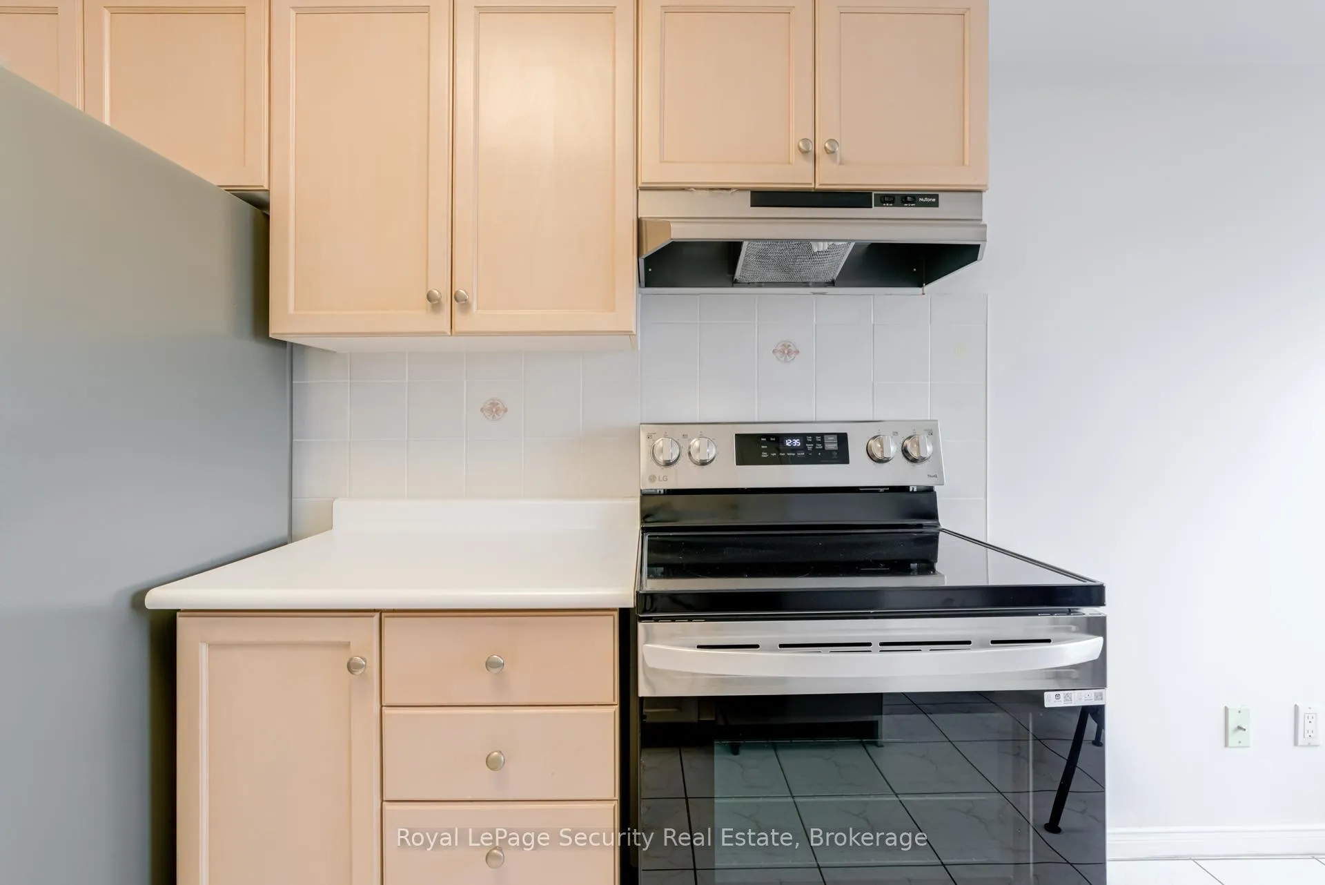 Photo 16 of Unit 512, 1 Emerald Lane, Vaughan, Crestwood-Springfarm-Yorkhill — HOMEH