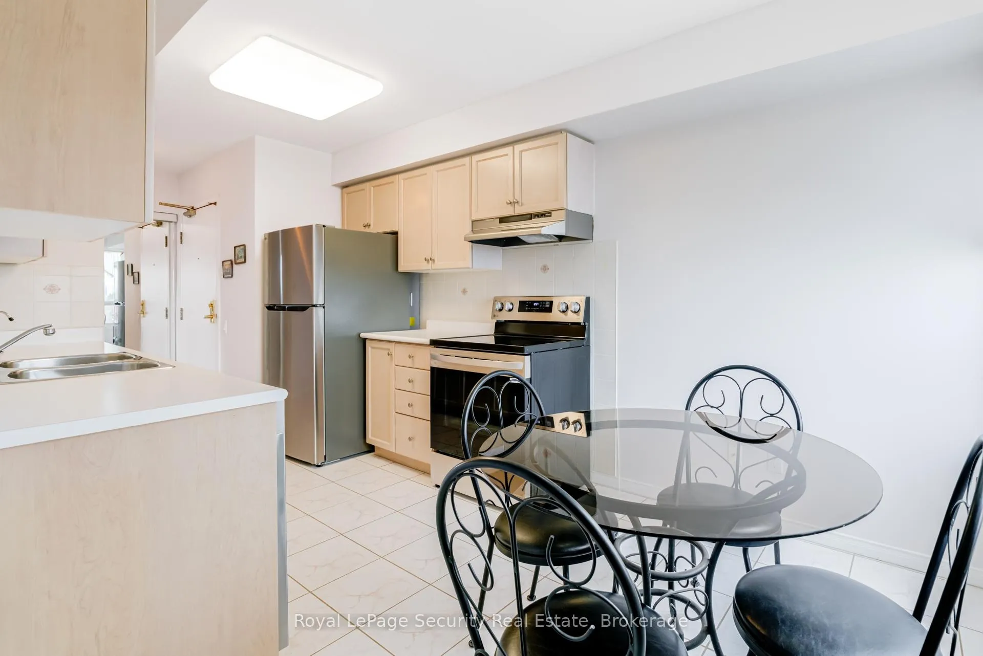 Photo 18 of Unit 512, 1 Emerald Lane, Vaughan, Crestwood-Springfarm-Yorkhill — HOMEH
