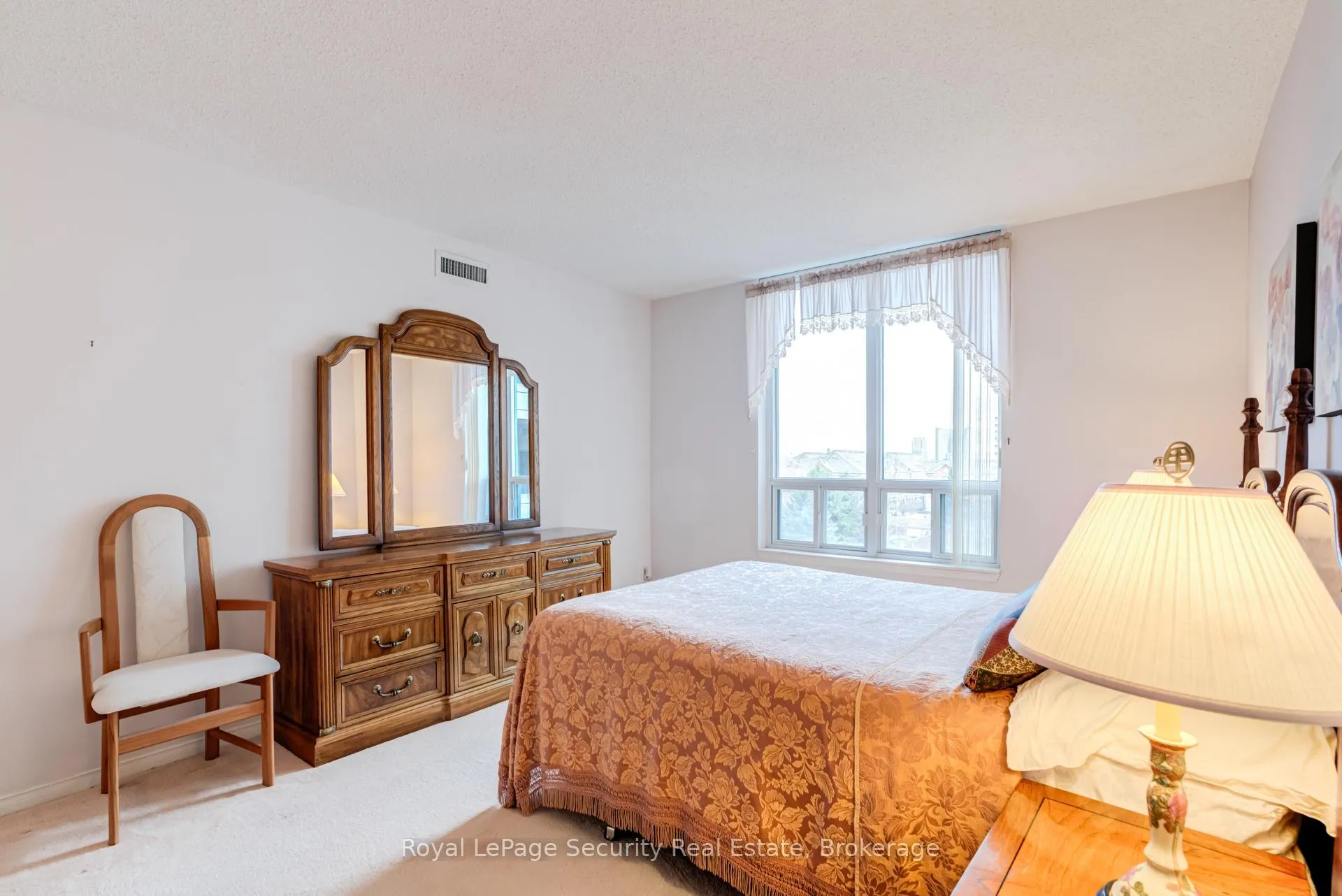 Photo 22 of Unit 512, 1 Emerald Lane, Vaughan, Crestwood-Springfarm-Yorkhill — HOMEH