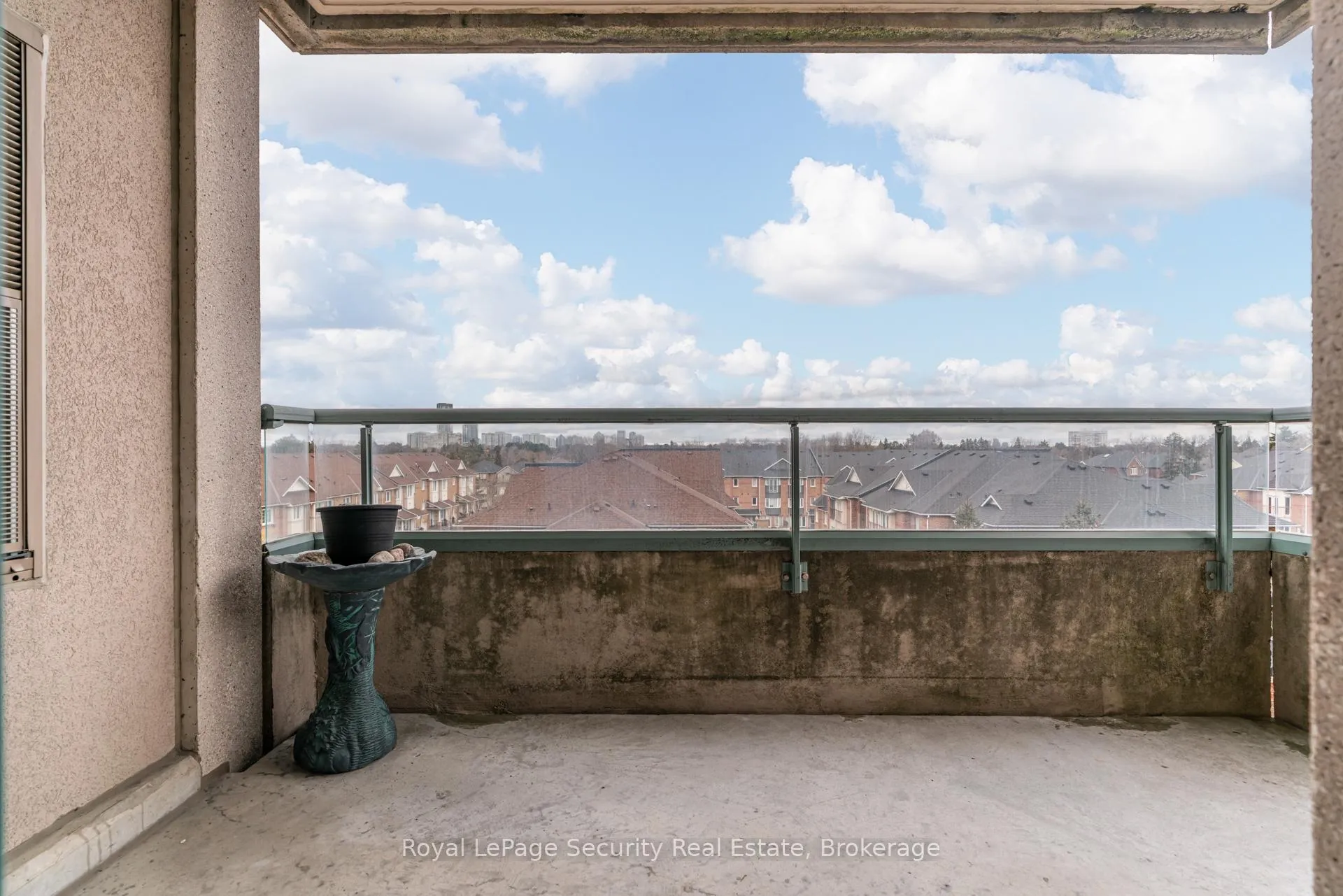 Photo 33 of Unit 512, 1 Emerald Lane, Vaughan, Crestwood-Springfarm-Yorkhill — HOMEH