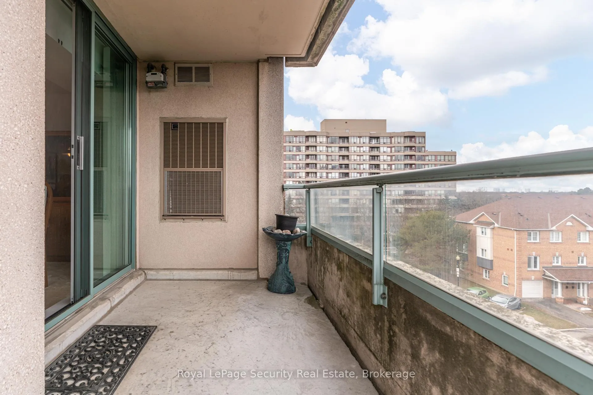 Photo 34 of Unit 512, 1 Emerald Lane, Vaughan, Crestwood-Springfarm-Yorkhill — HOMEH