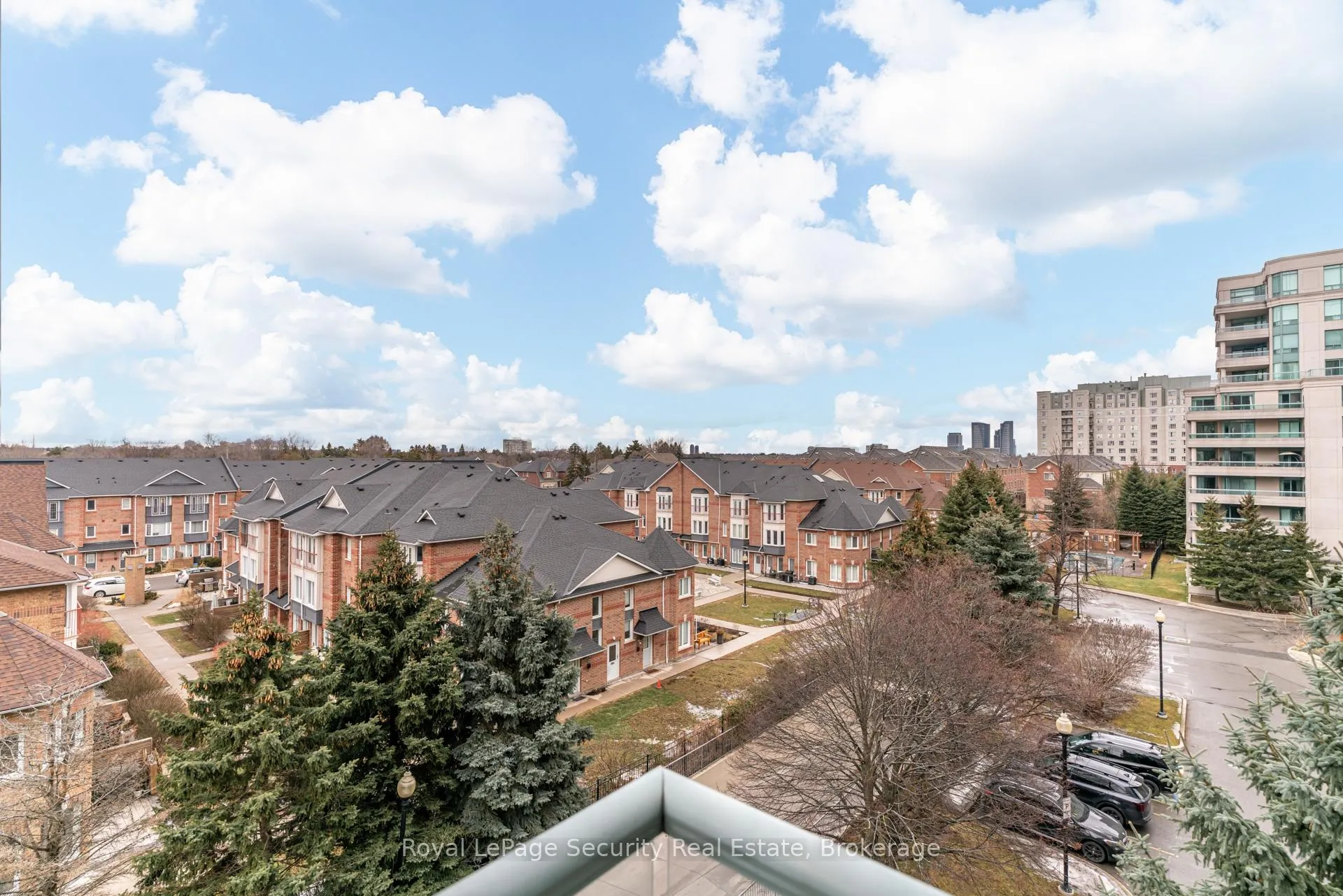 Photo 38 of Unit 512, 1 Emerald Lane, Vaughan, Crestwood-Springfarm-Yorkhill — HOMEH
