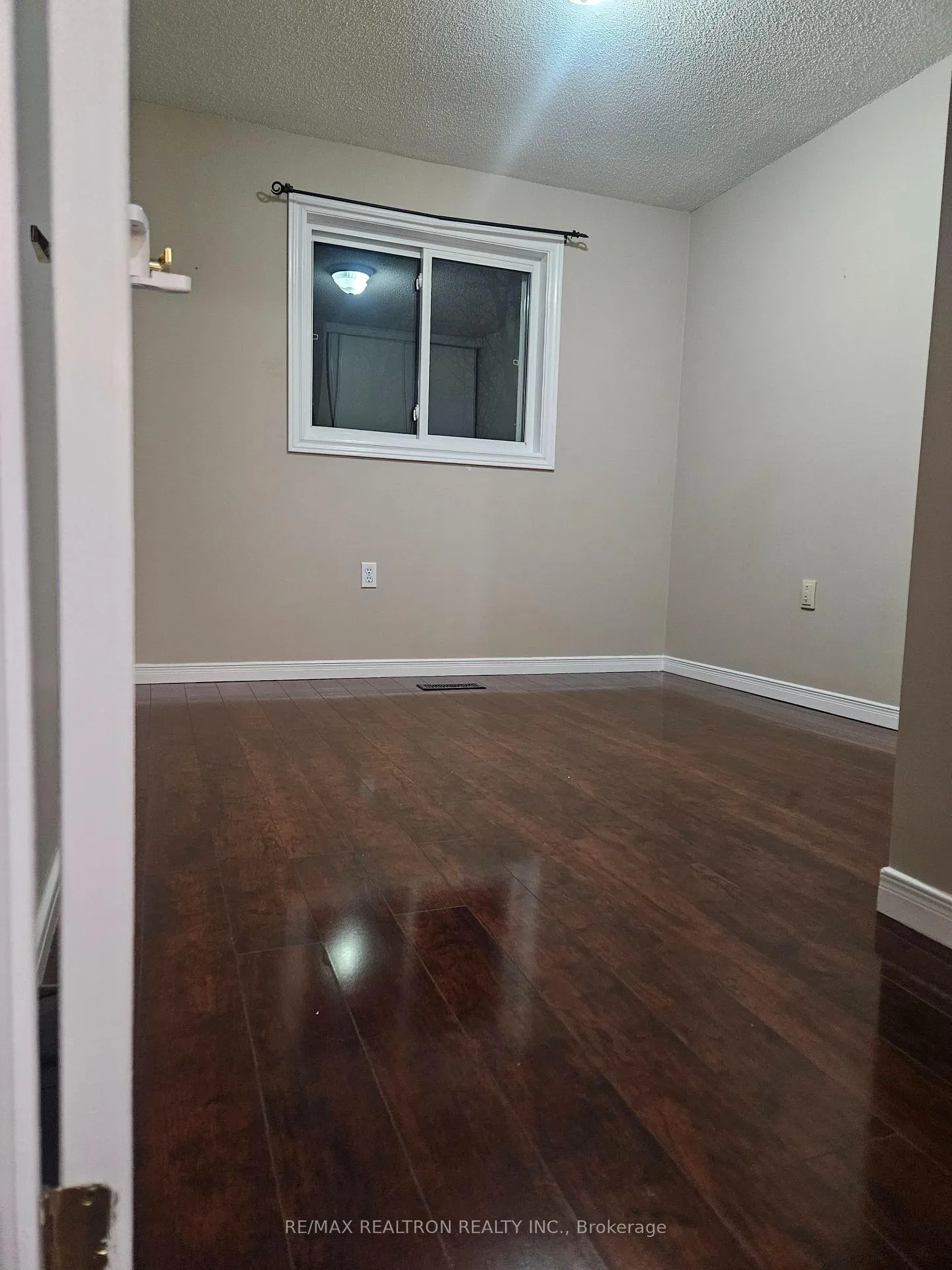 Photo 13 of Unit Main, 11 Finlay Road, Barrie, Sunnidale — HOMEH