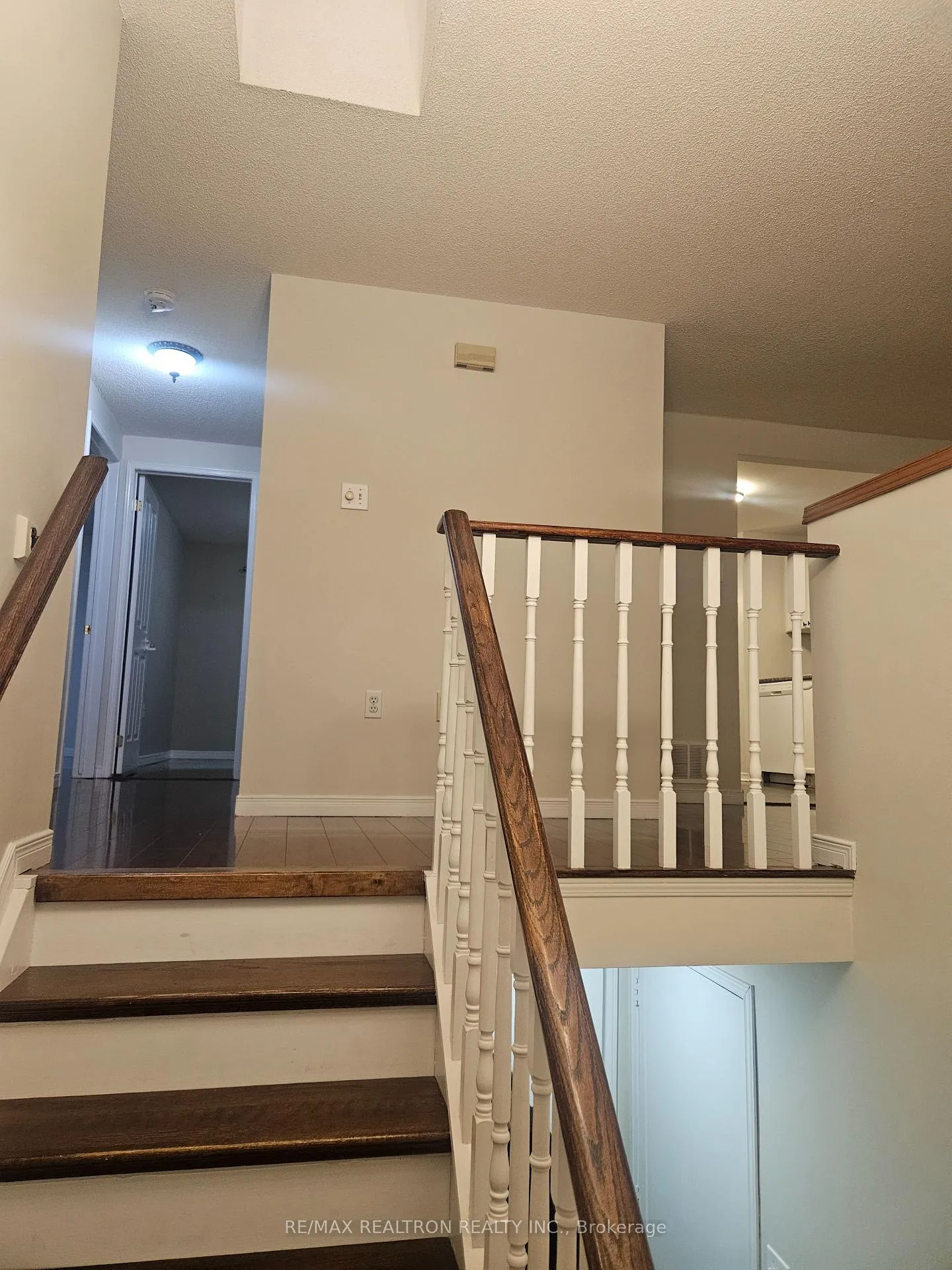 Photo 22 of Unit Main, 11 Finlay Road, Barrie, Sunnidale — HOMEH