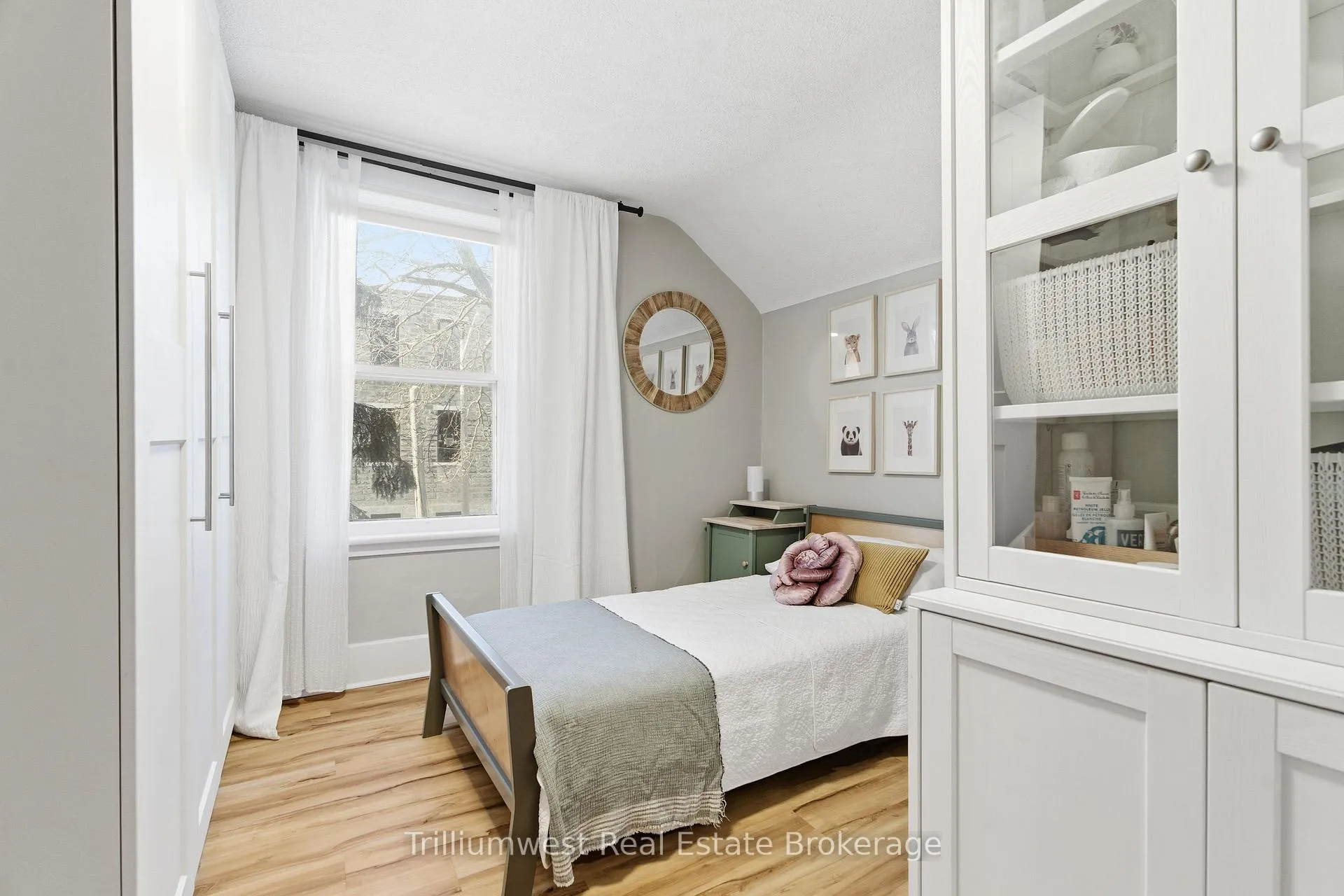 Photo 19 of 174 Suffolk Street W, Guelph, Downtown — HOMEH