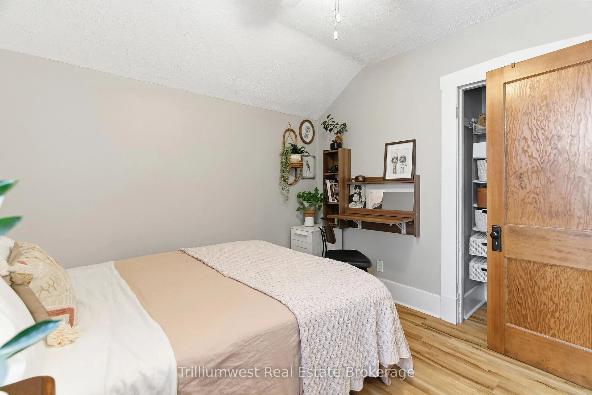 Photo 27 of 174 Suffolk Street W, Guelph, Downtown — HOMEH