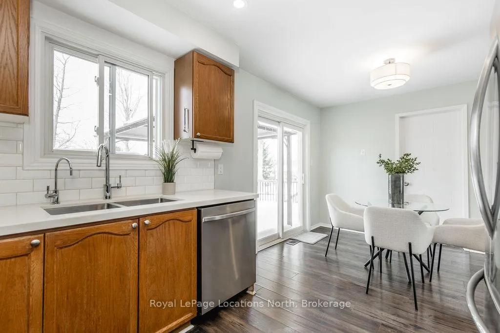 Photo 10 of 52 Royal Beech Drive, Wasaga Beach — HOMEH