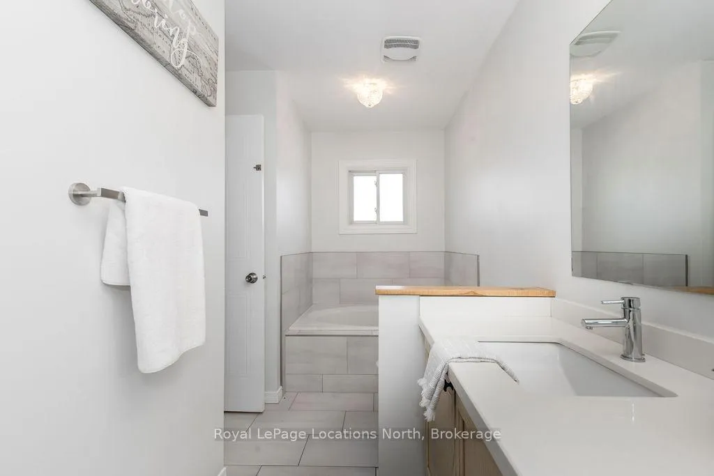 Photo 18 of 52 Royal Beech Drive, Wasaga Beach — HOMEH