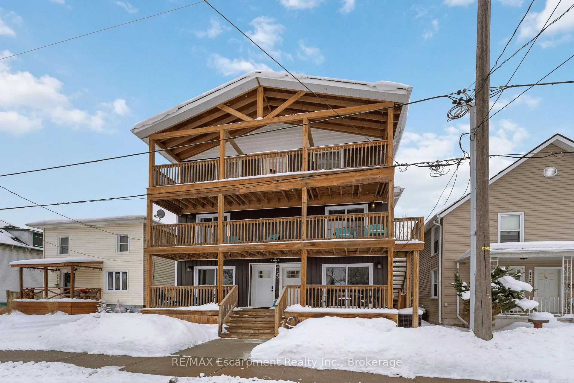 Front of Unit 7, 4129 Acheson Avenue