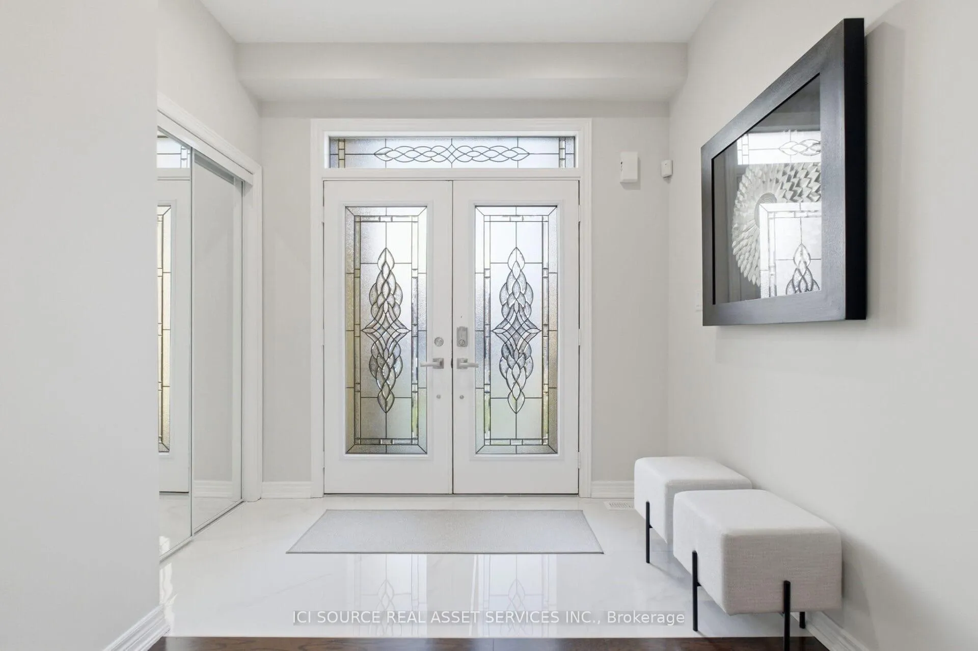 Photo 5 of 409 Valridge Drive, Hamilton, Ancaster — HOMEH