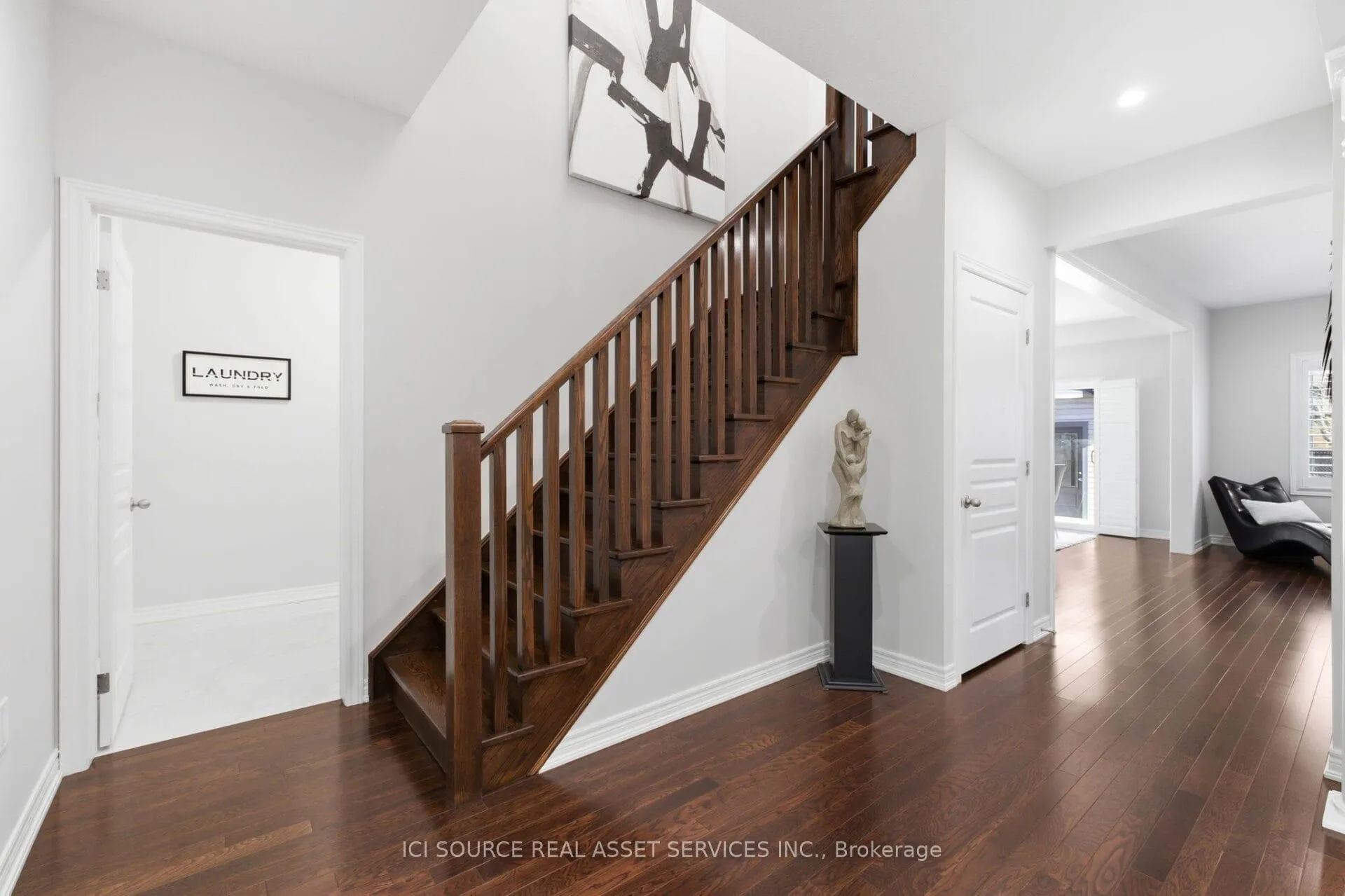 Photo 6 of 409 Valridge Drive, Hamilton, Ancaster — HOMEH