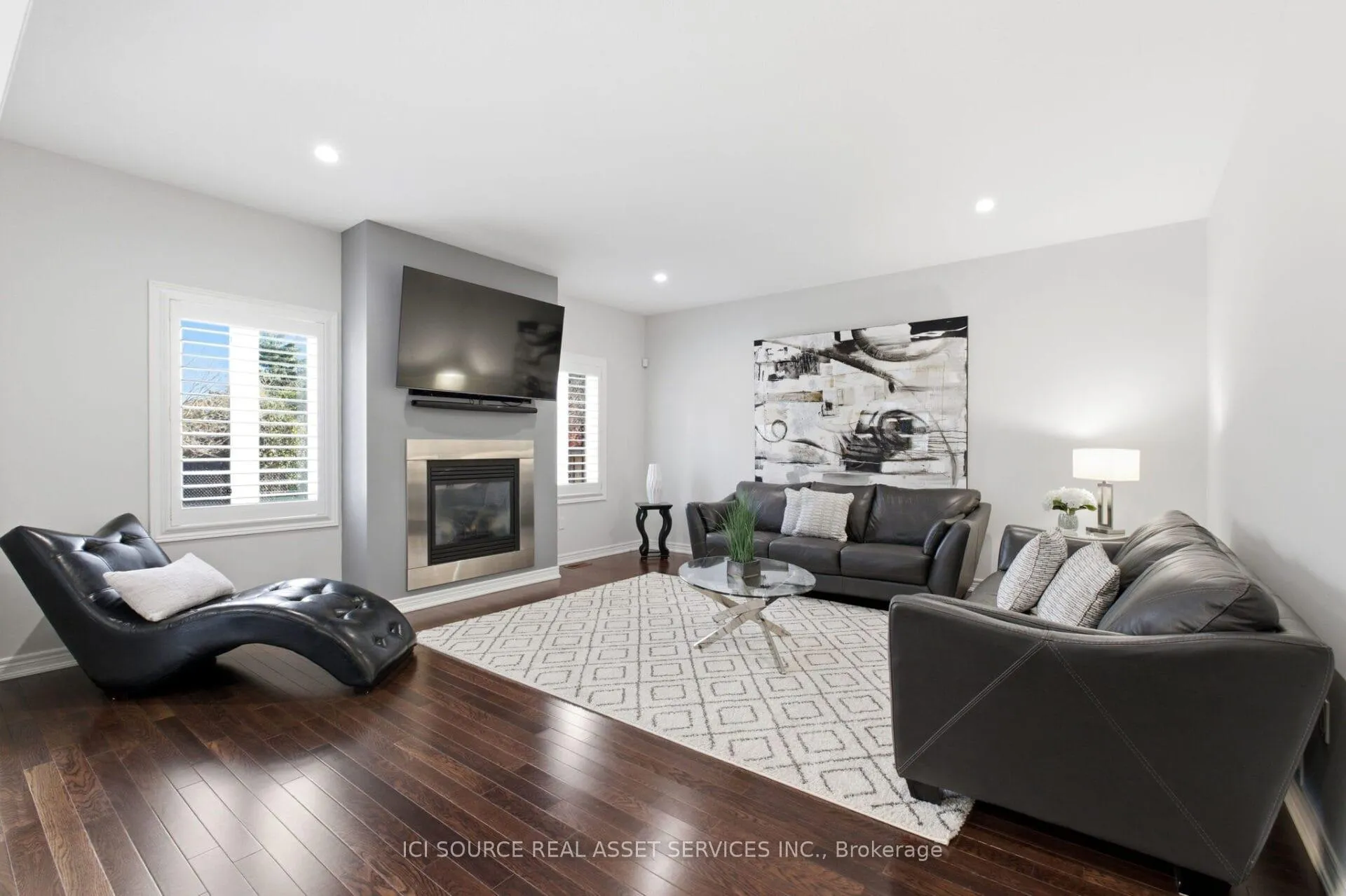 Photo 10 of 409 Valridge Drive, Hamilton, Ancaster — HOMEH