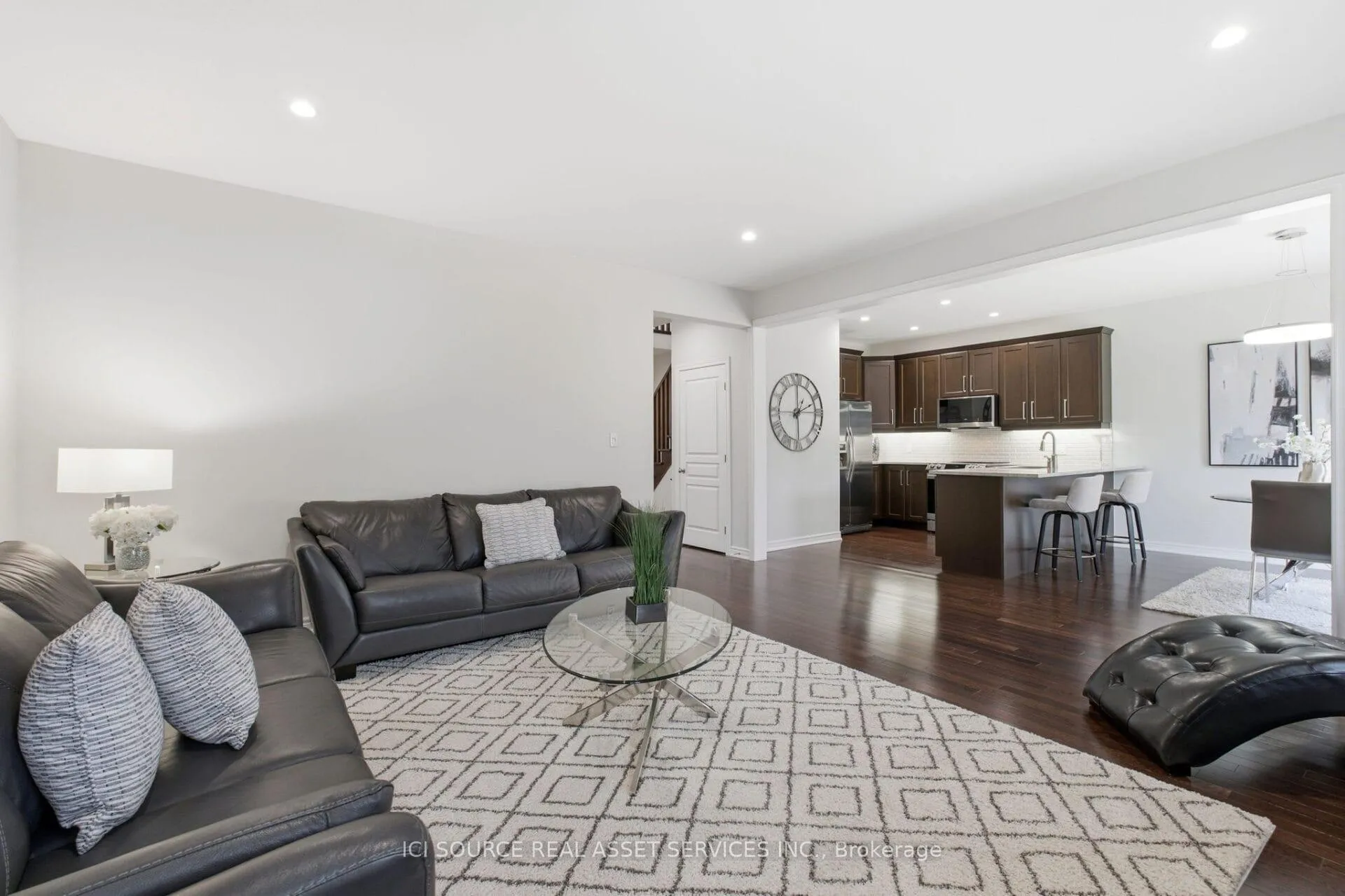 Photo 11 of 409 Valridge Drive, Hamilton, Ancaster — HOMEH