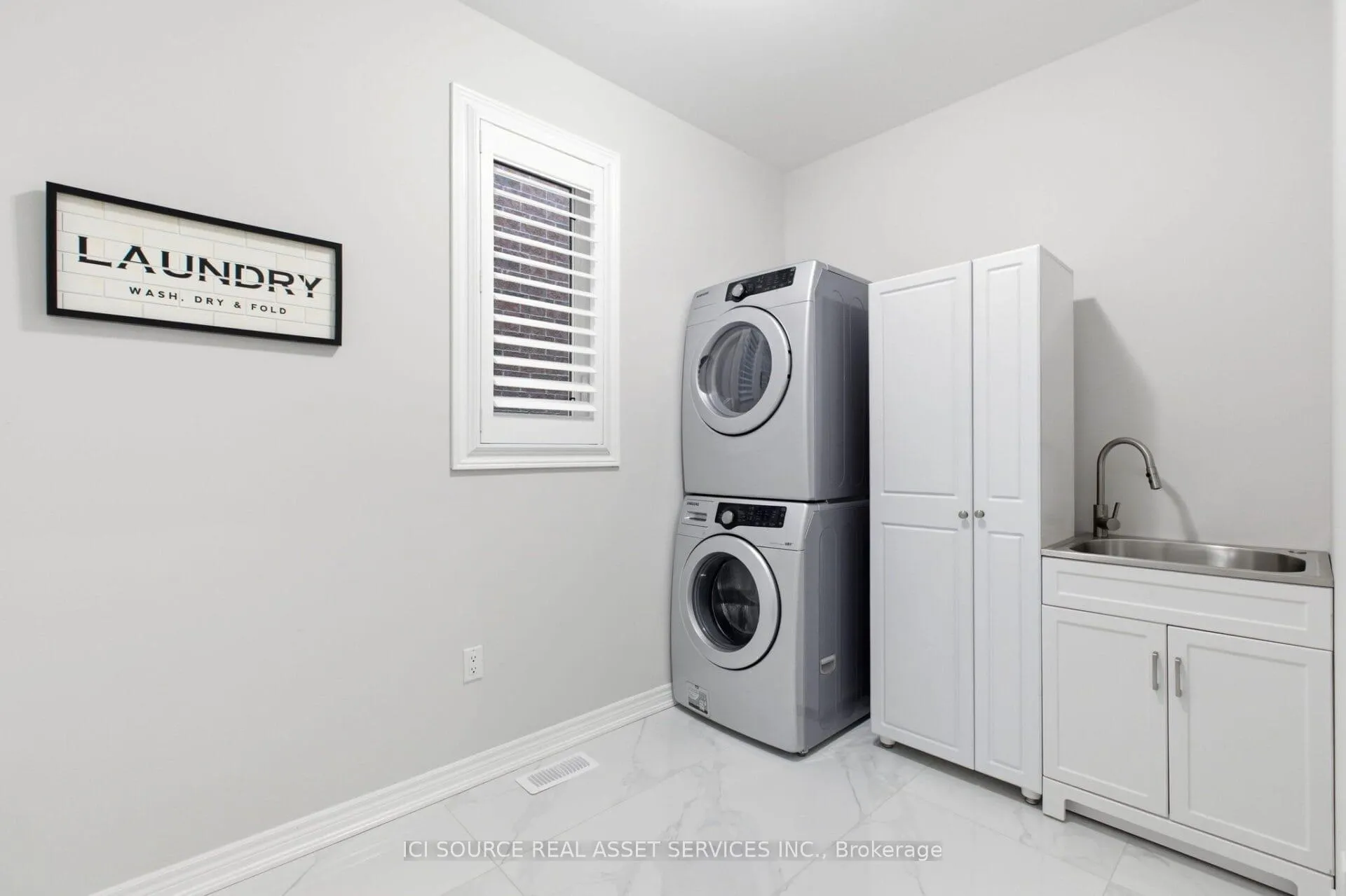 Photo 14 of 409 Valridge Drive, Hamilton, Ancaster — HOMEH