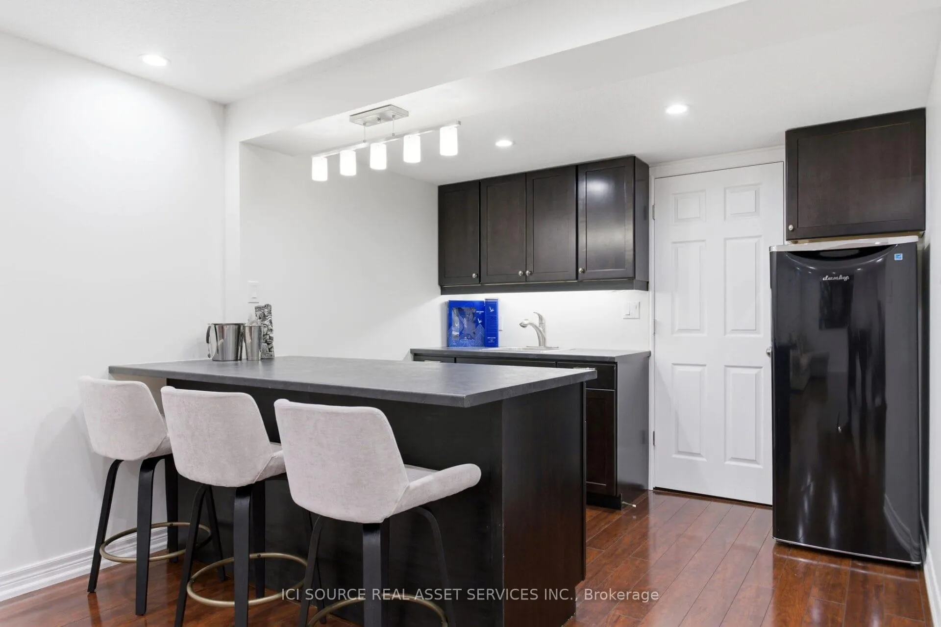 Photo 30 of 409 Valridge Drive, Hamilton, Ancaster — HOMEH