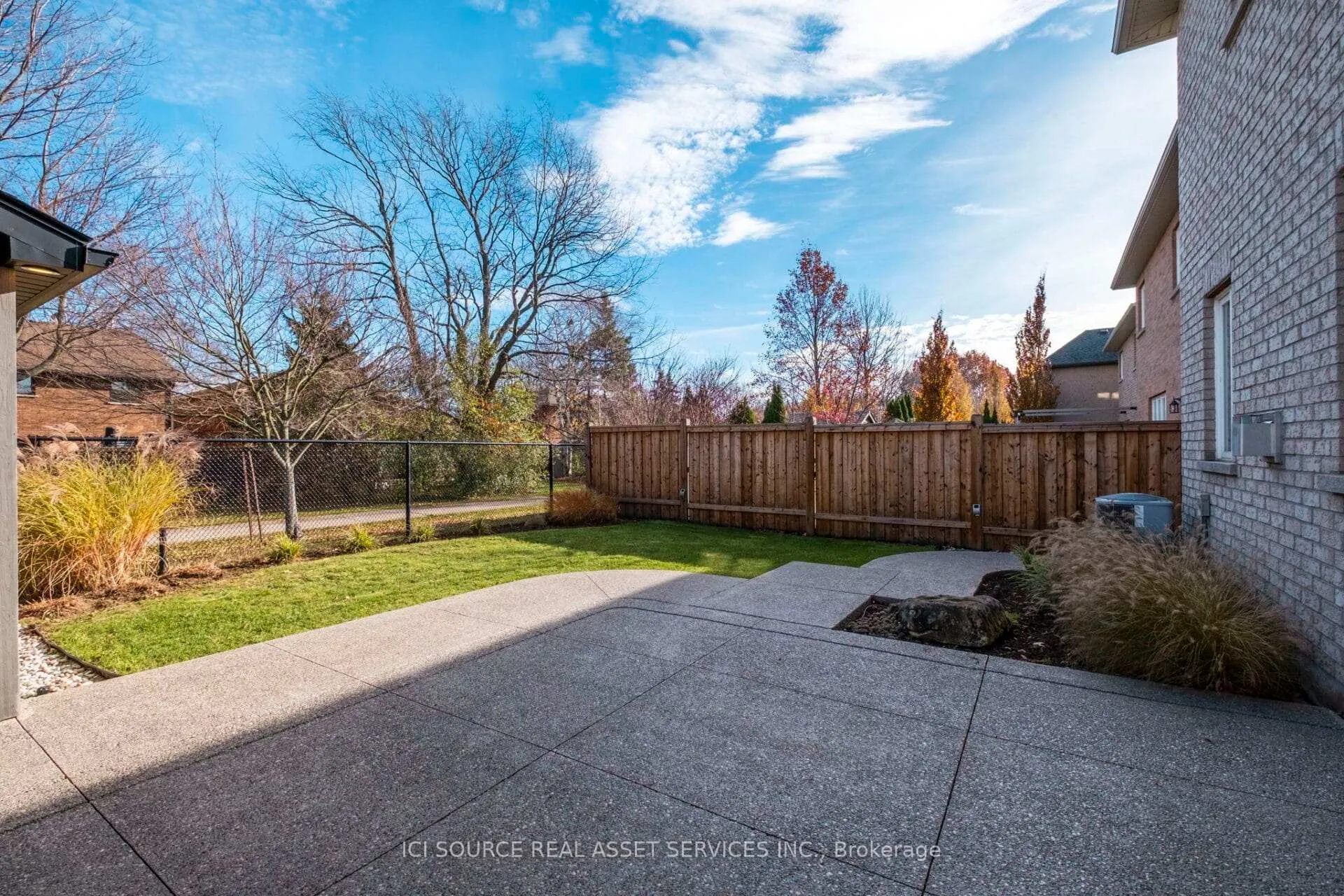 Photo 37 of 409 Valridge Drive, Hamilton, Ancaster — HOMEH