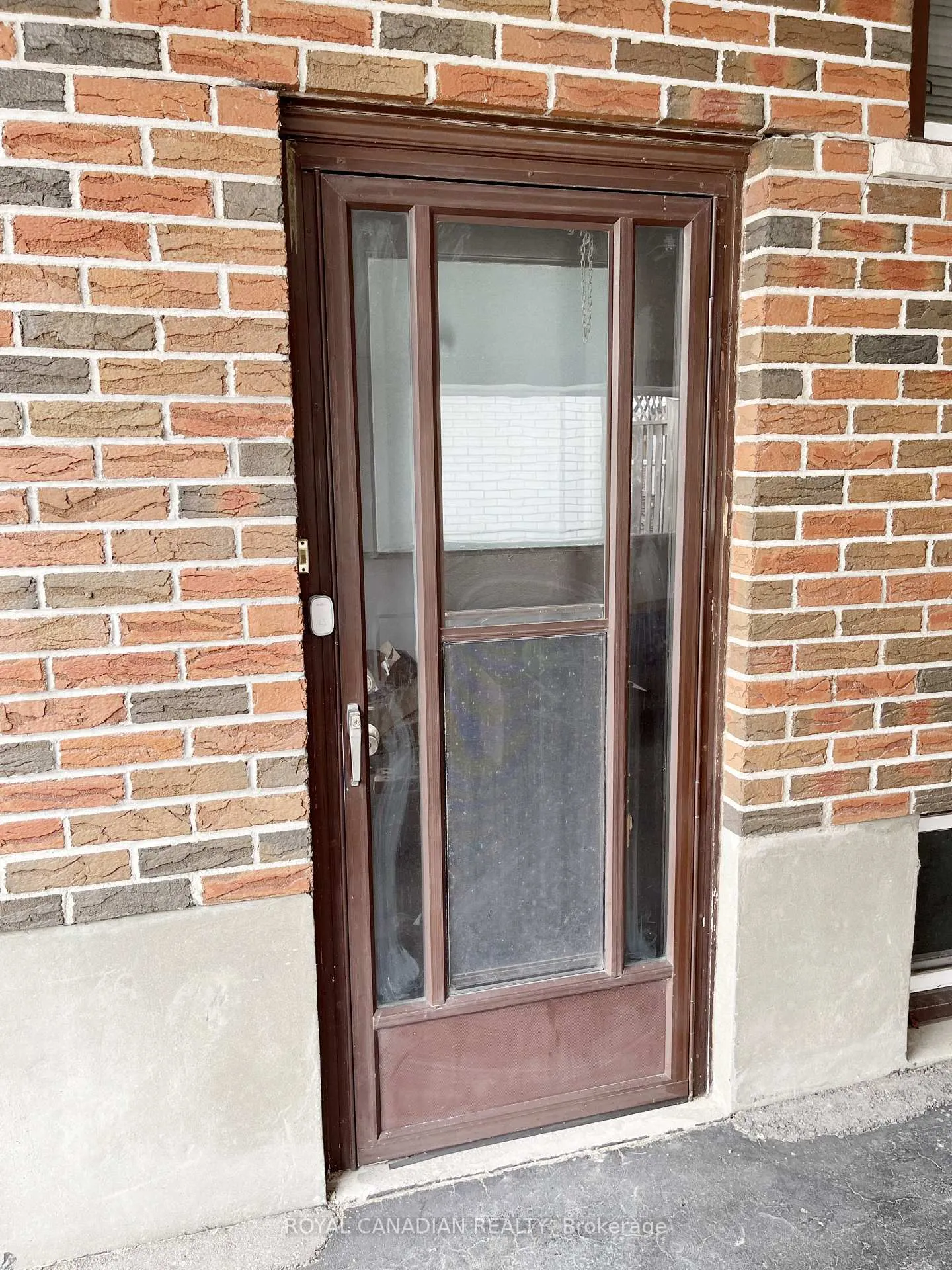 Photo 2 of Unit BSMT, 644 Athol Street E, Oshawa, Donevan — HOMEH