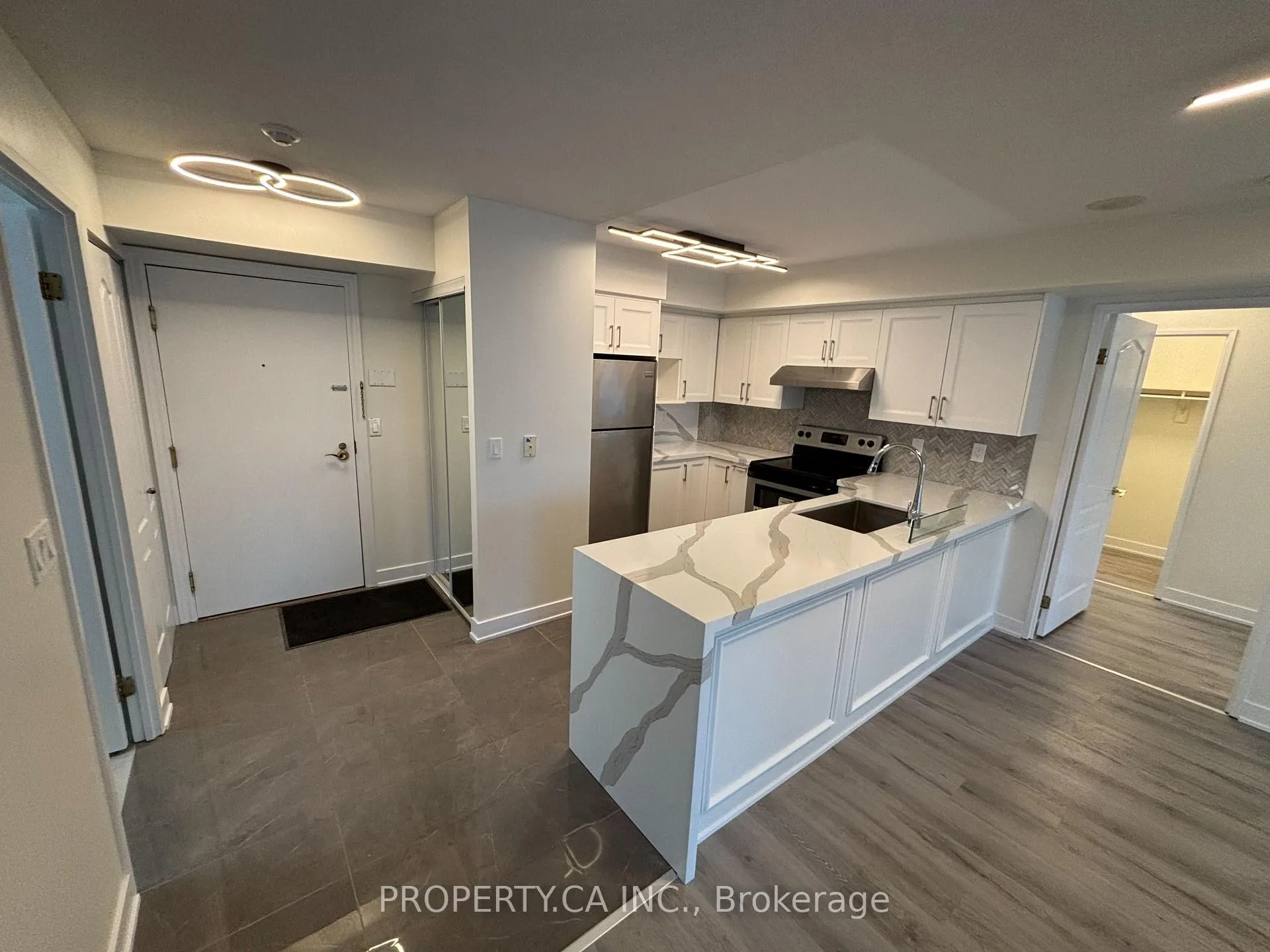 Photo 3 of Unit 1106, 135 Pond Drive, Markham, Commerce Valley — HOMEH