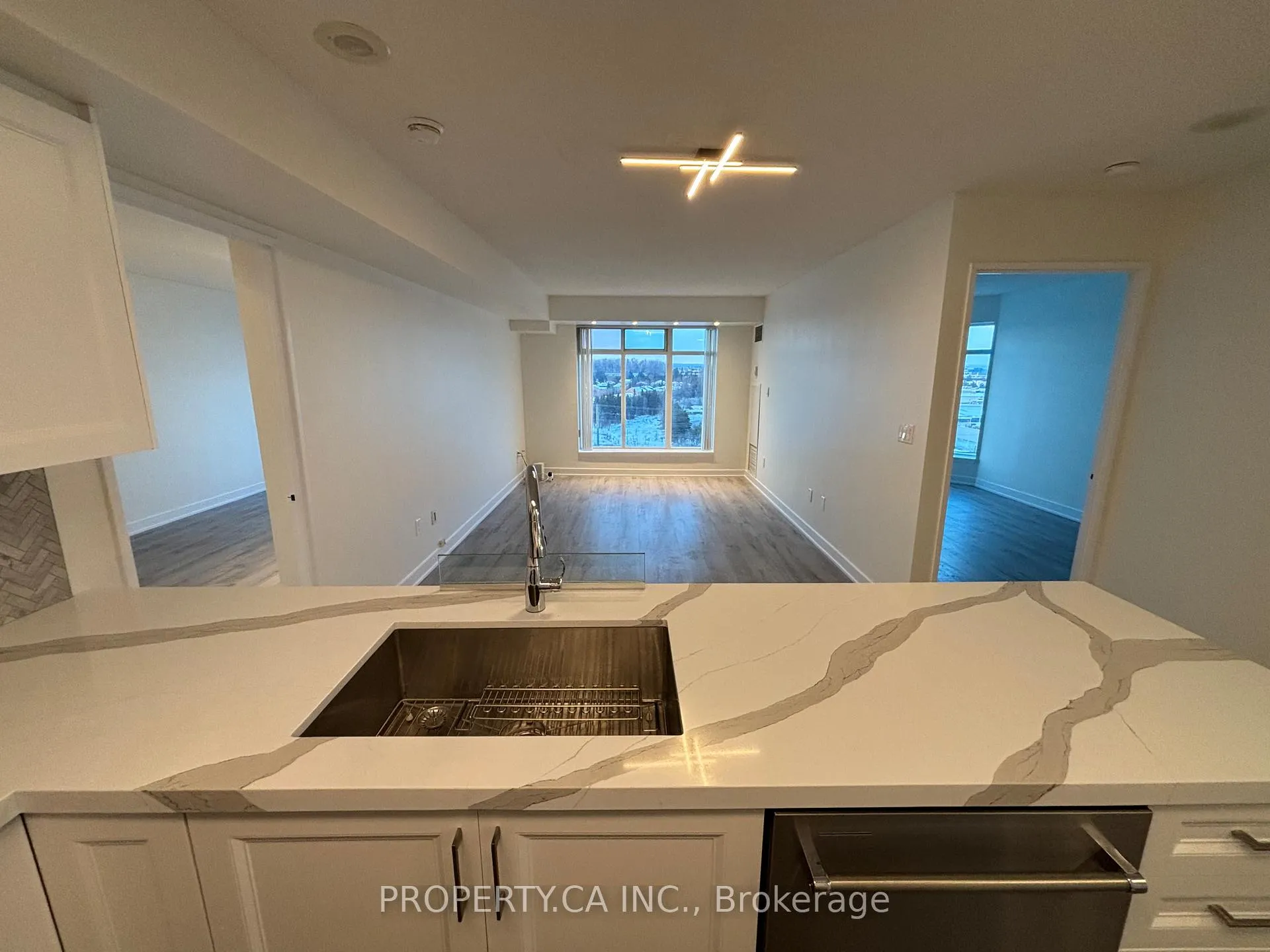 Photo 6 of Unit 1106, 135 Pond Drive, Markham, Commerce Valley — HOMEH