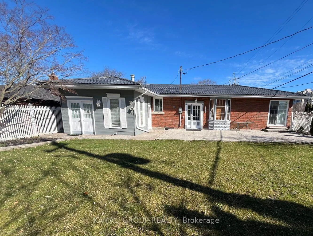 Photo 1 of Unit 3, 36 Oakridge Avenue, St. Catharines, Glendale/Glenridge — HOMEH