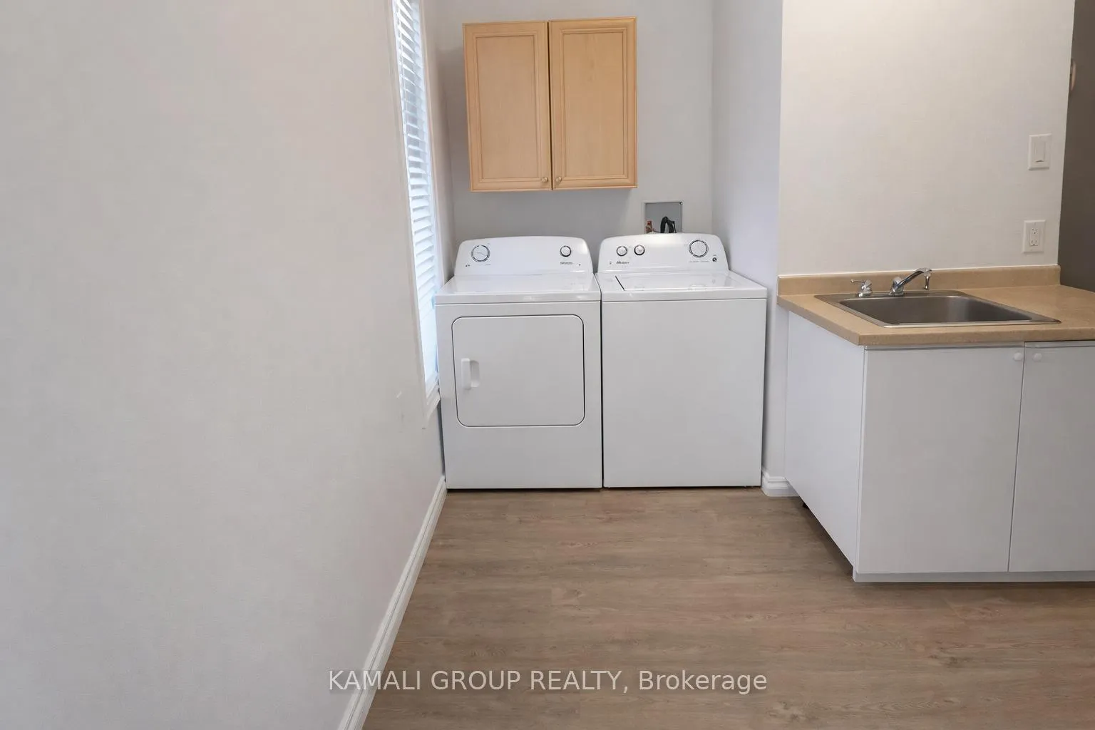 Photo 6 of Unit 3, 36 Oakridge Avenue, St. Catharines, Glendale/Glenridge — HOMEH