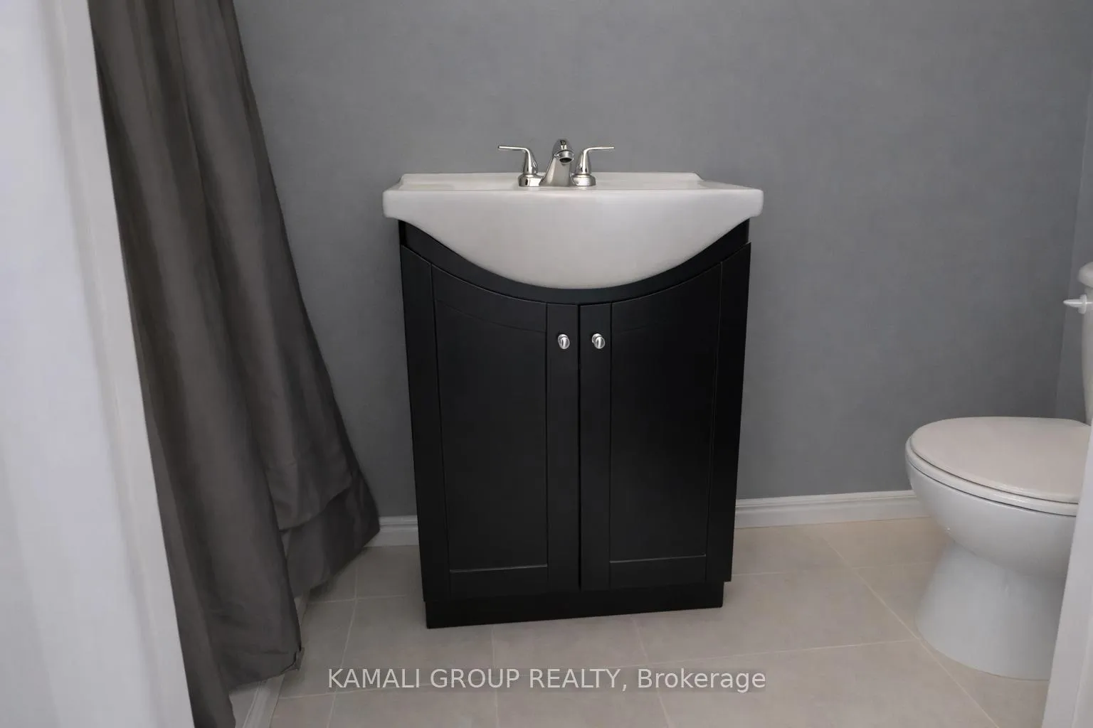 Photo 7 of Unit 3, 36 Oakridge Avenue, St. Catharines, Glendale/Glenridge — HOMEH