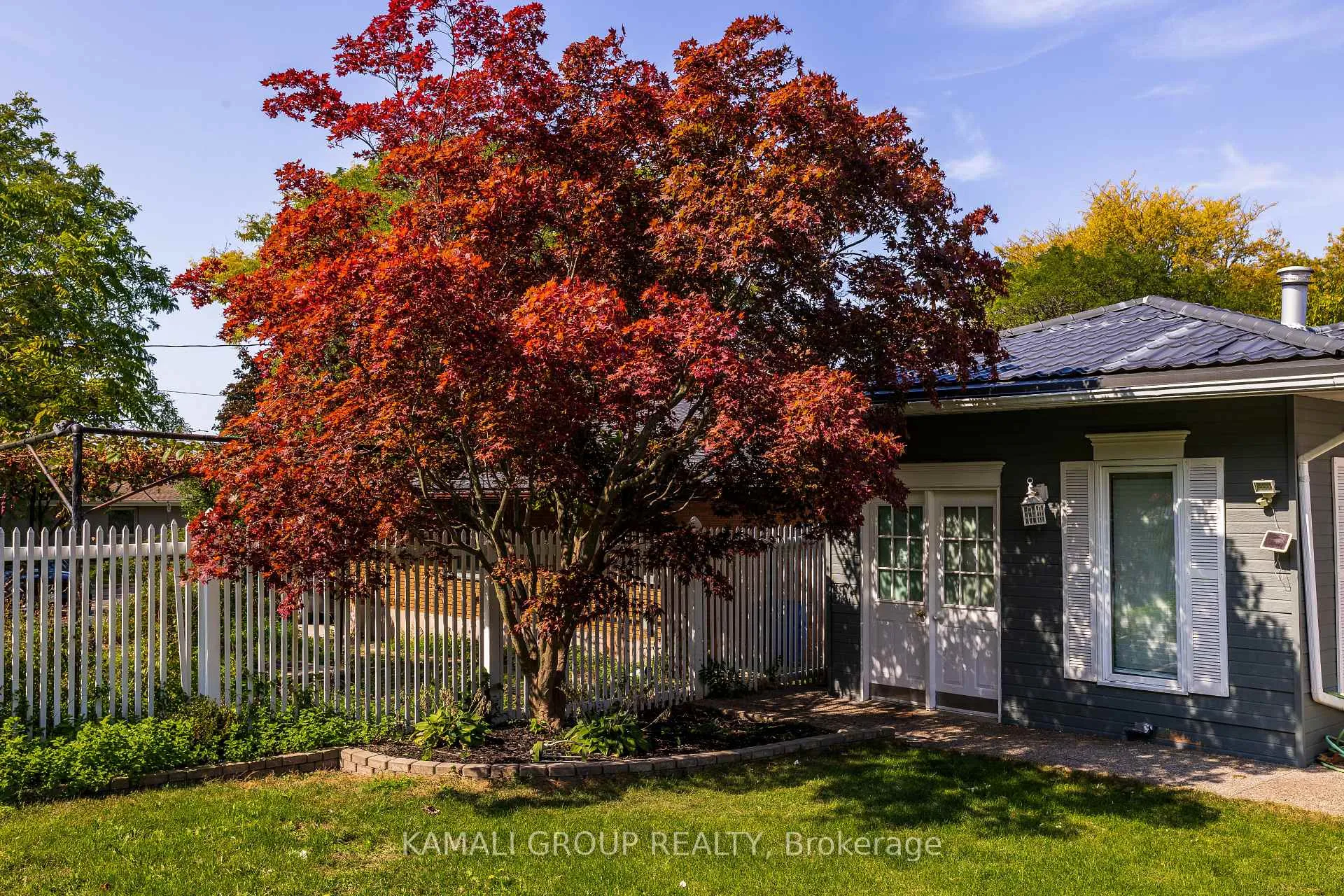 Photo 8 of Unit 3, 36 Oakridge Avenue, St. Catharines, Glendale/Glenridge — HOMEH